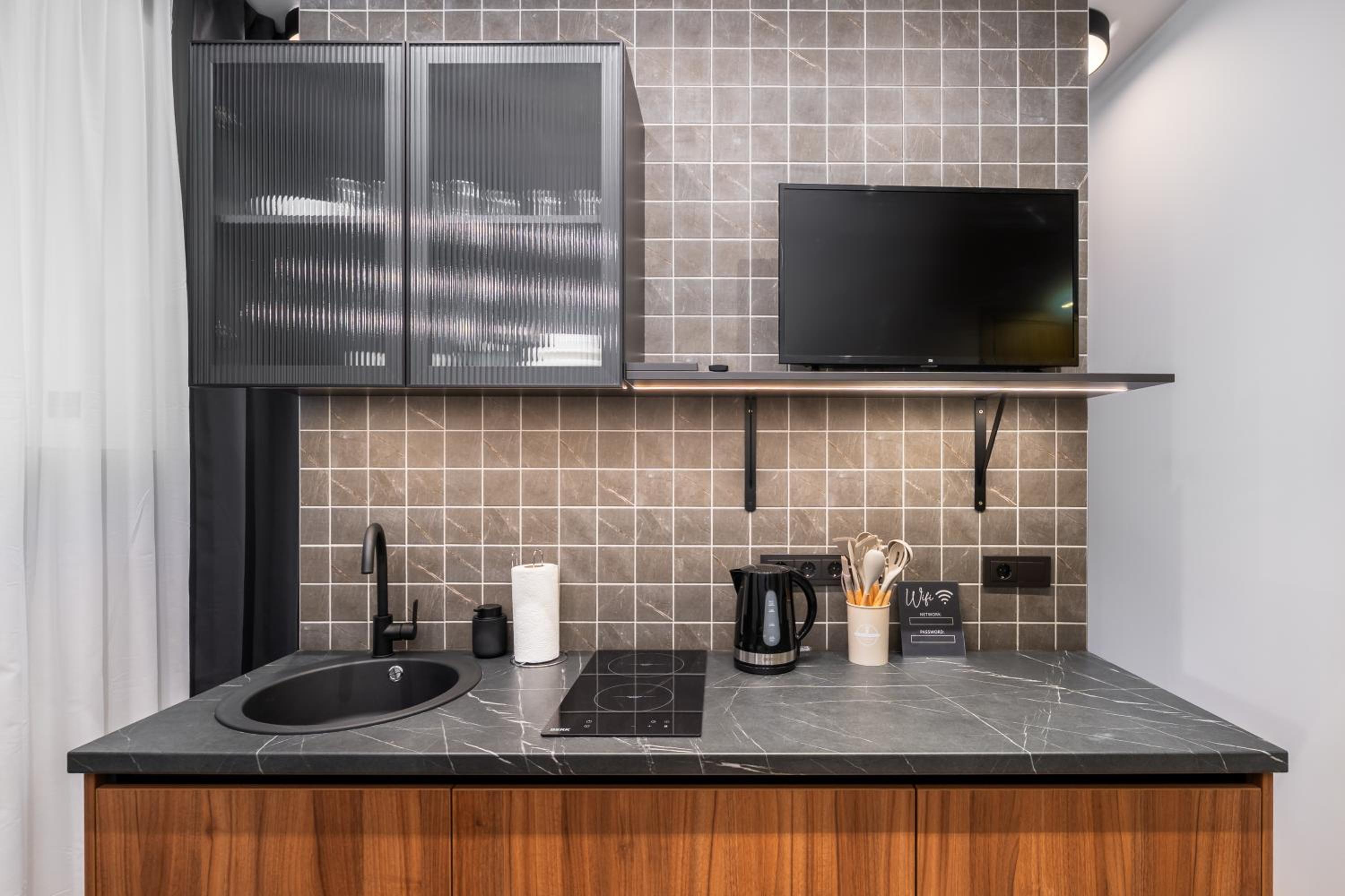Stylish family 1 BR with working desk by Park and Top Restaurants