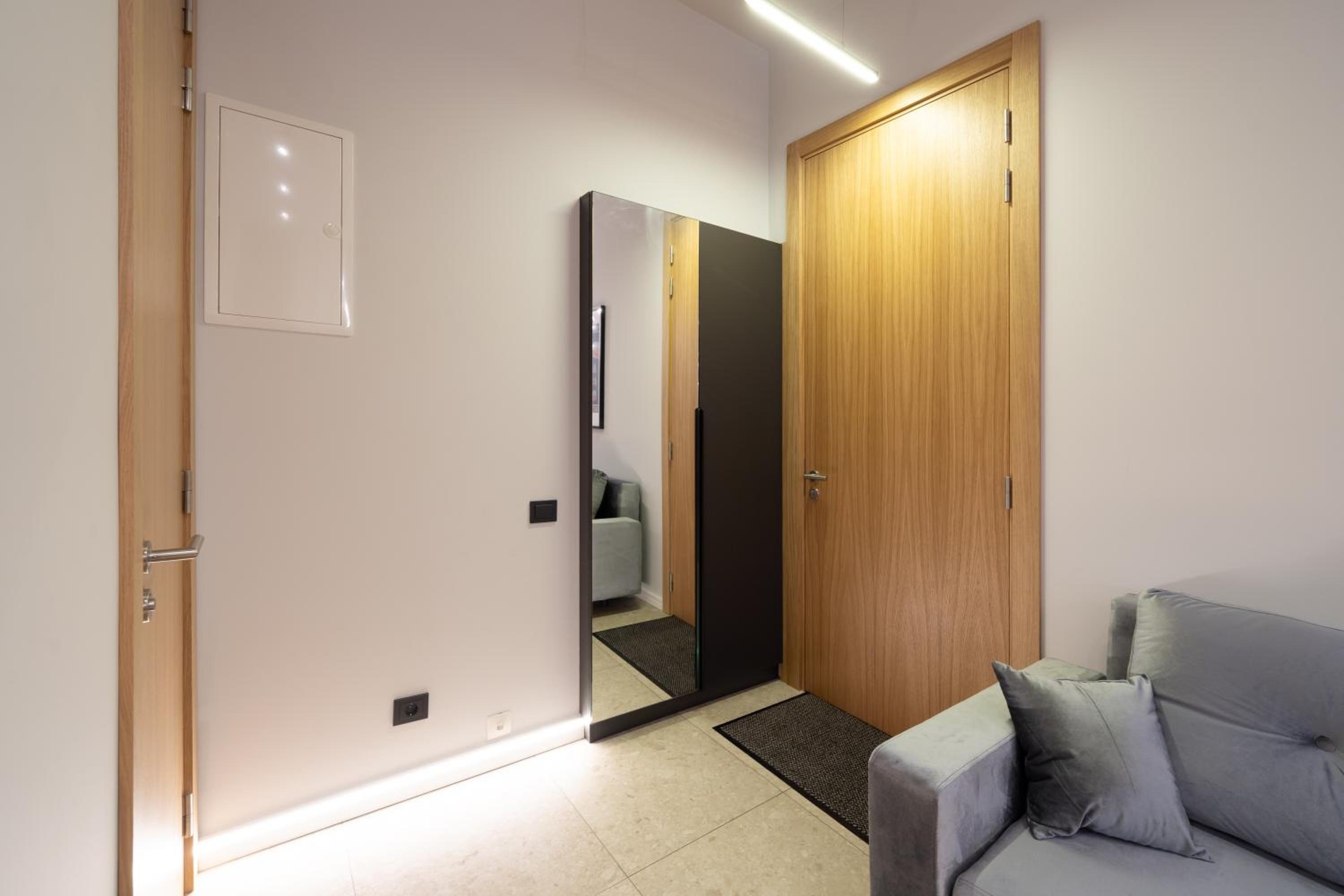 Stylish family 1 BR with working desk by Park and Top Restaurants