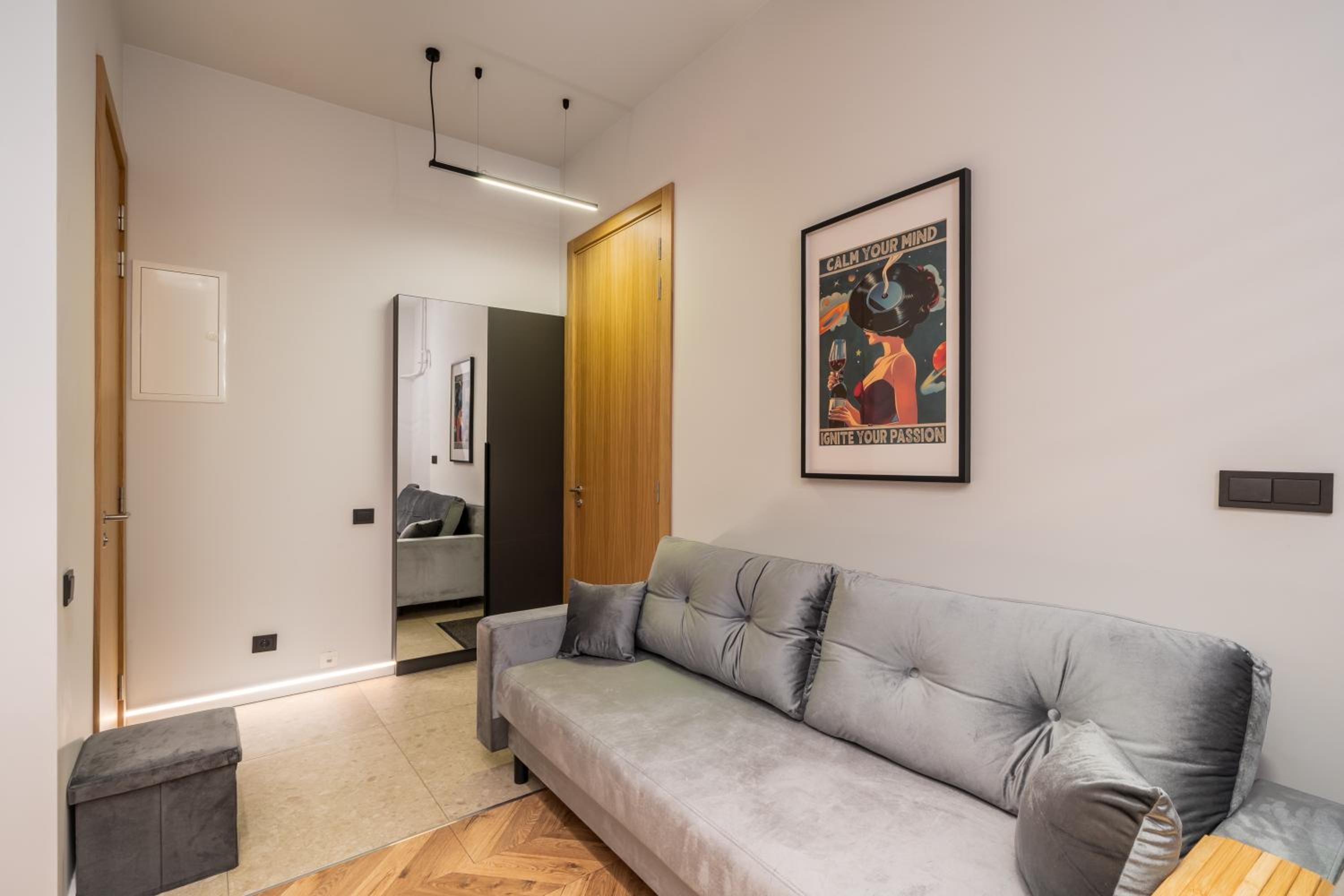 Stylish family 1 BR with working desk by Park and Top Restaurants