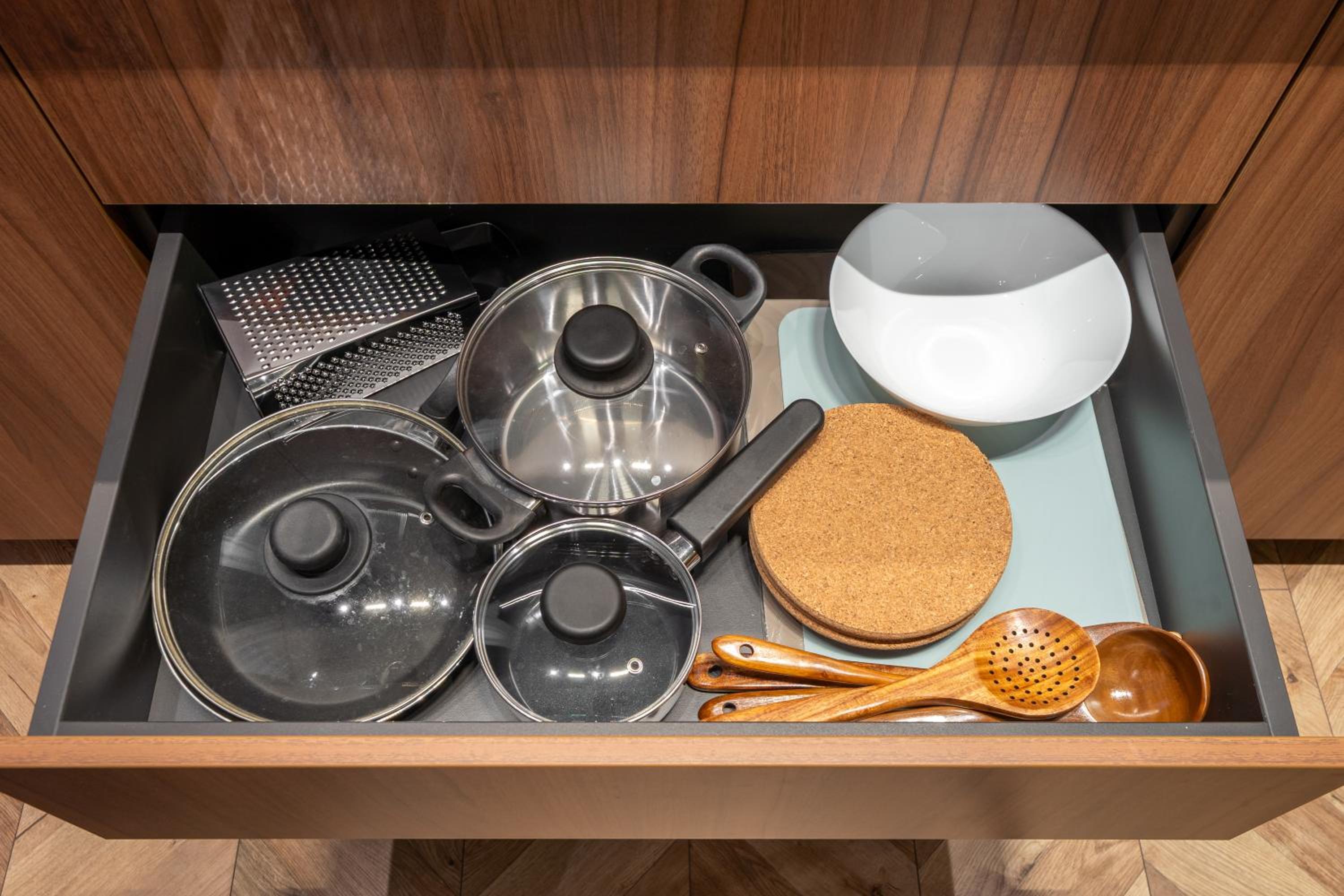 Stylish family 1 BR with working desk by Park and Top Restaurants