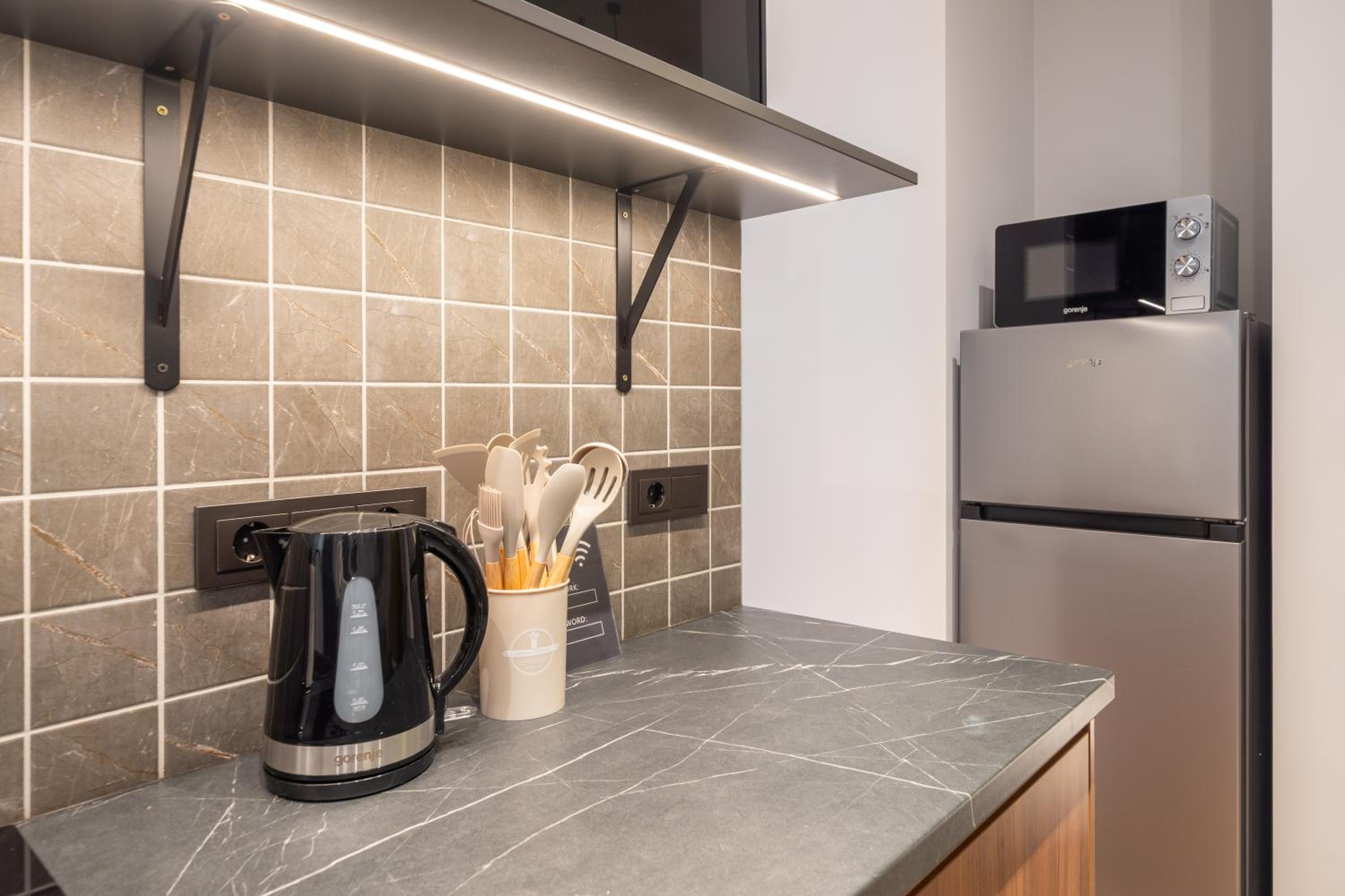 Stylish family 1 BR with working desk by Park and Top Restaurants