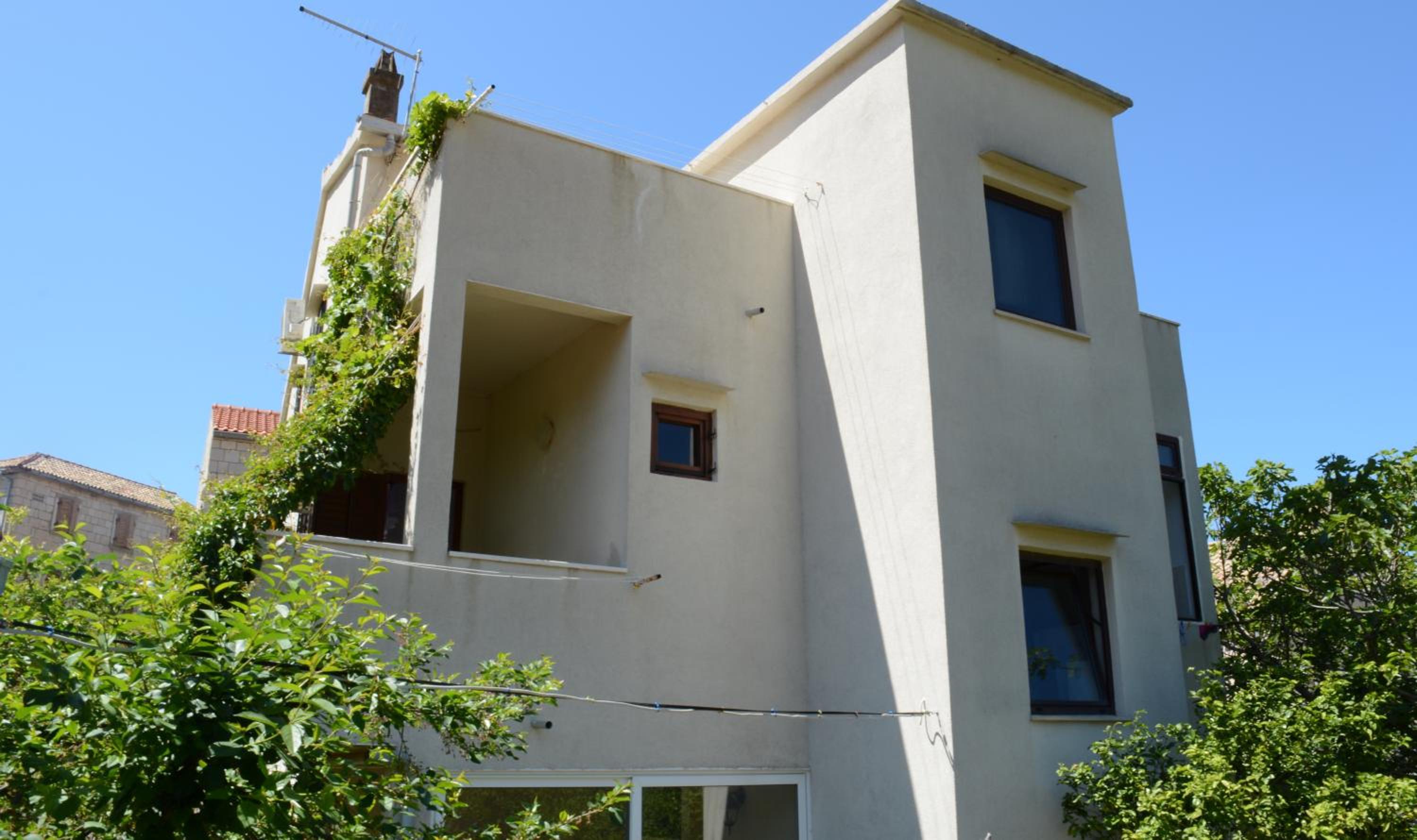 Apartments Lena