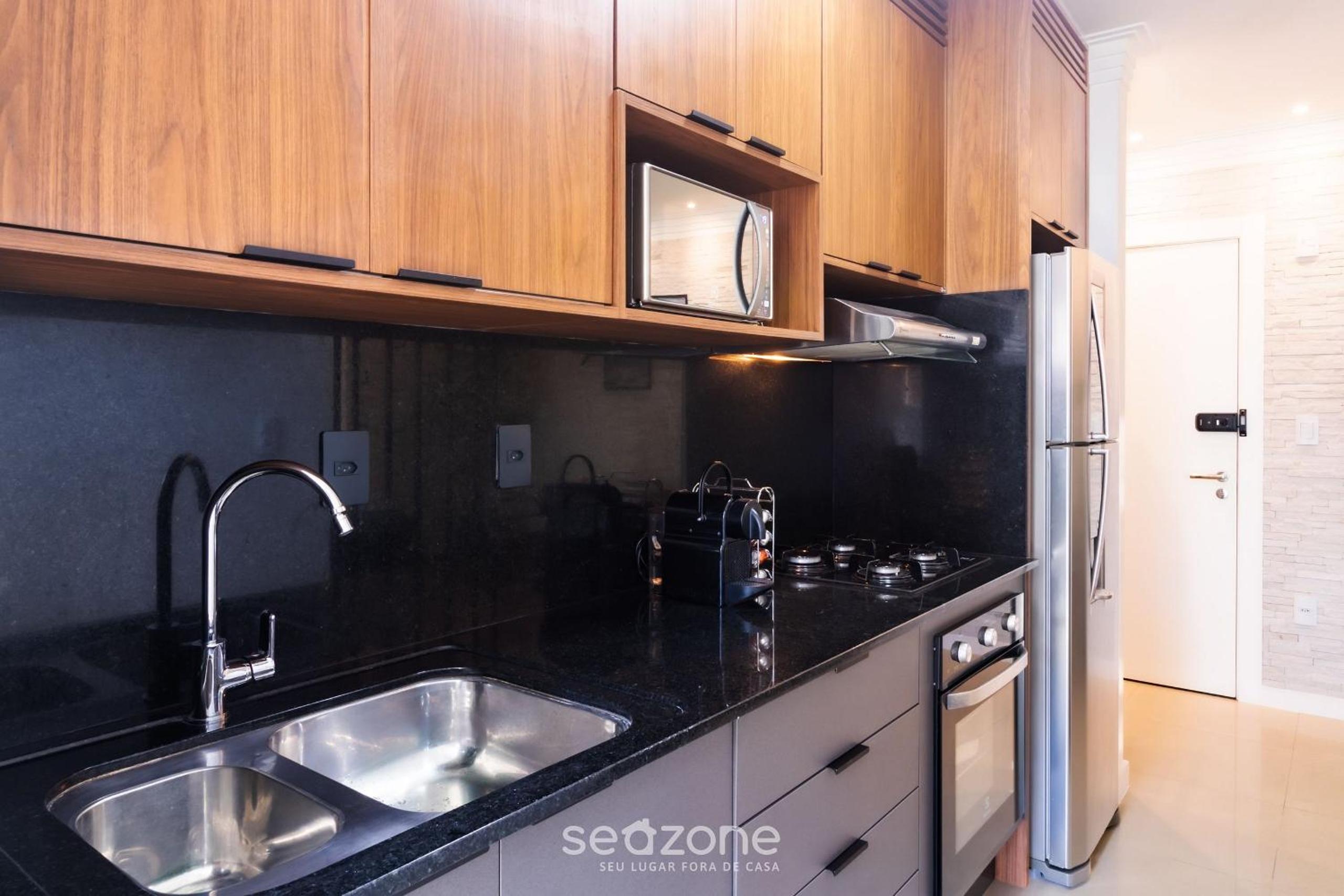 Modern and fully equipped apartments just minutes from the sea at Meia Praia - GRI