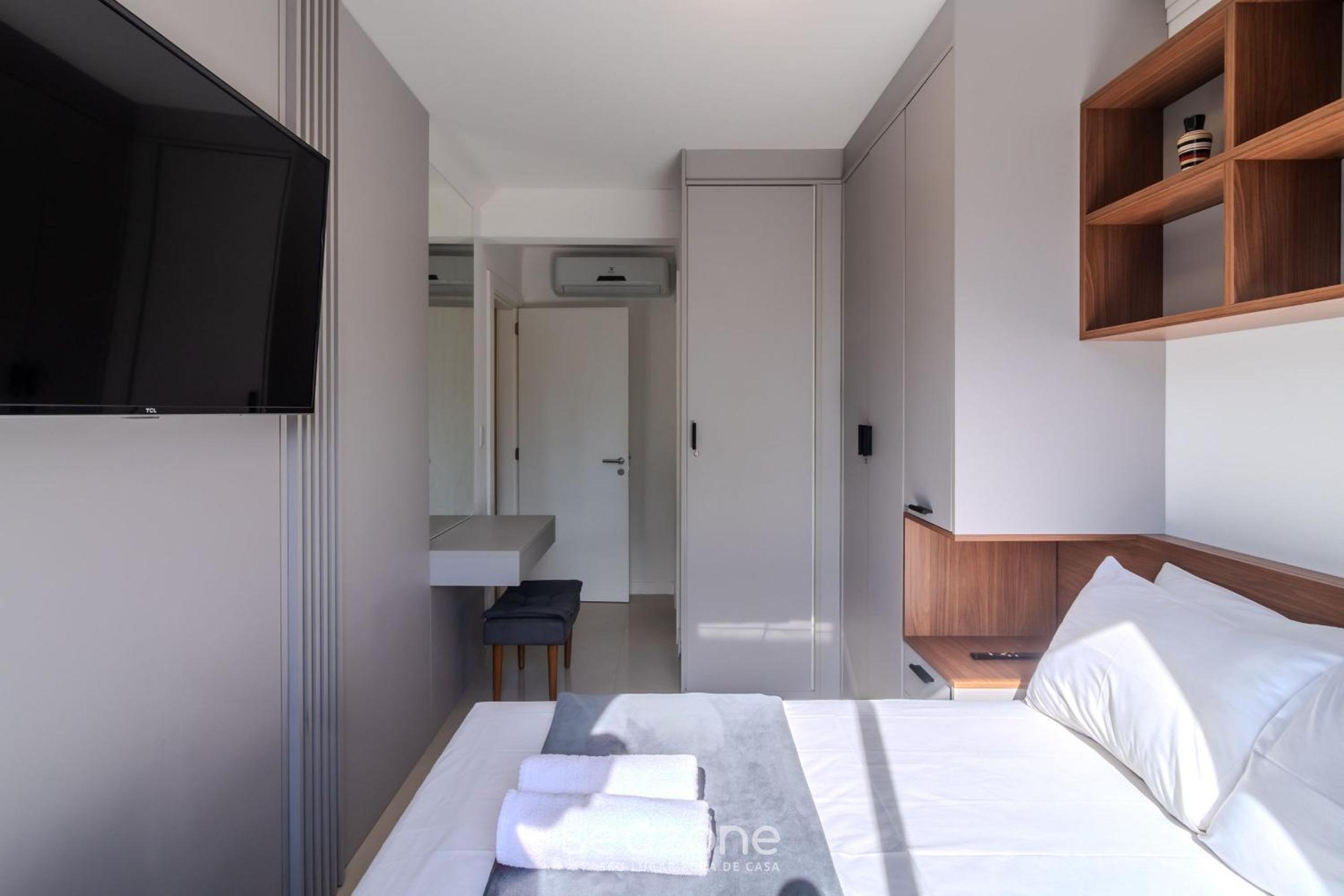 Modern and fully equipped apartments just minutes from the sea at Meia Praia - GRI
