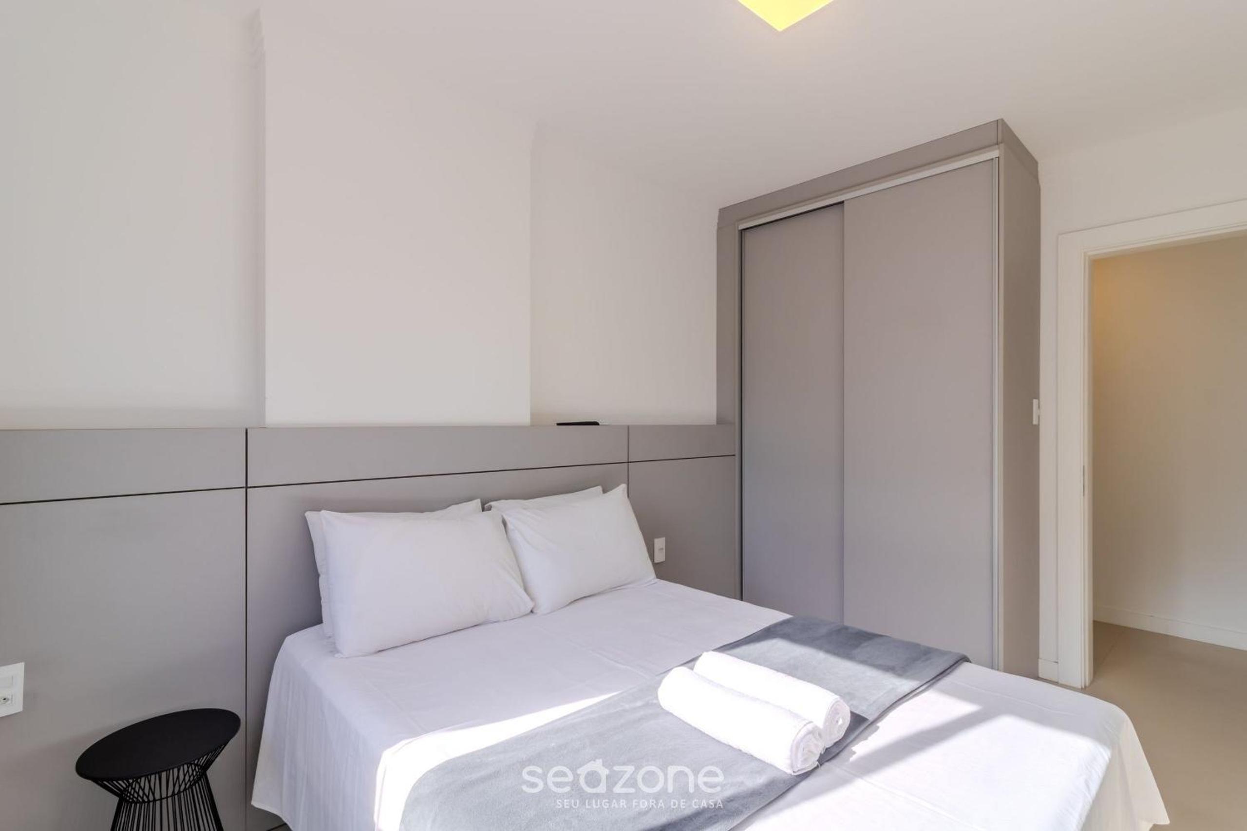 Modern and fully equipped apartments just minutes from the sea at Meia Praia - GRI