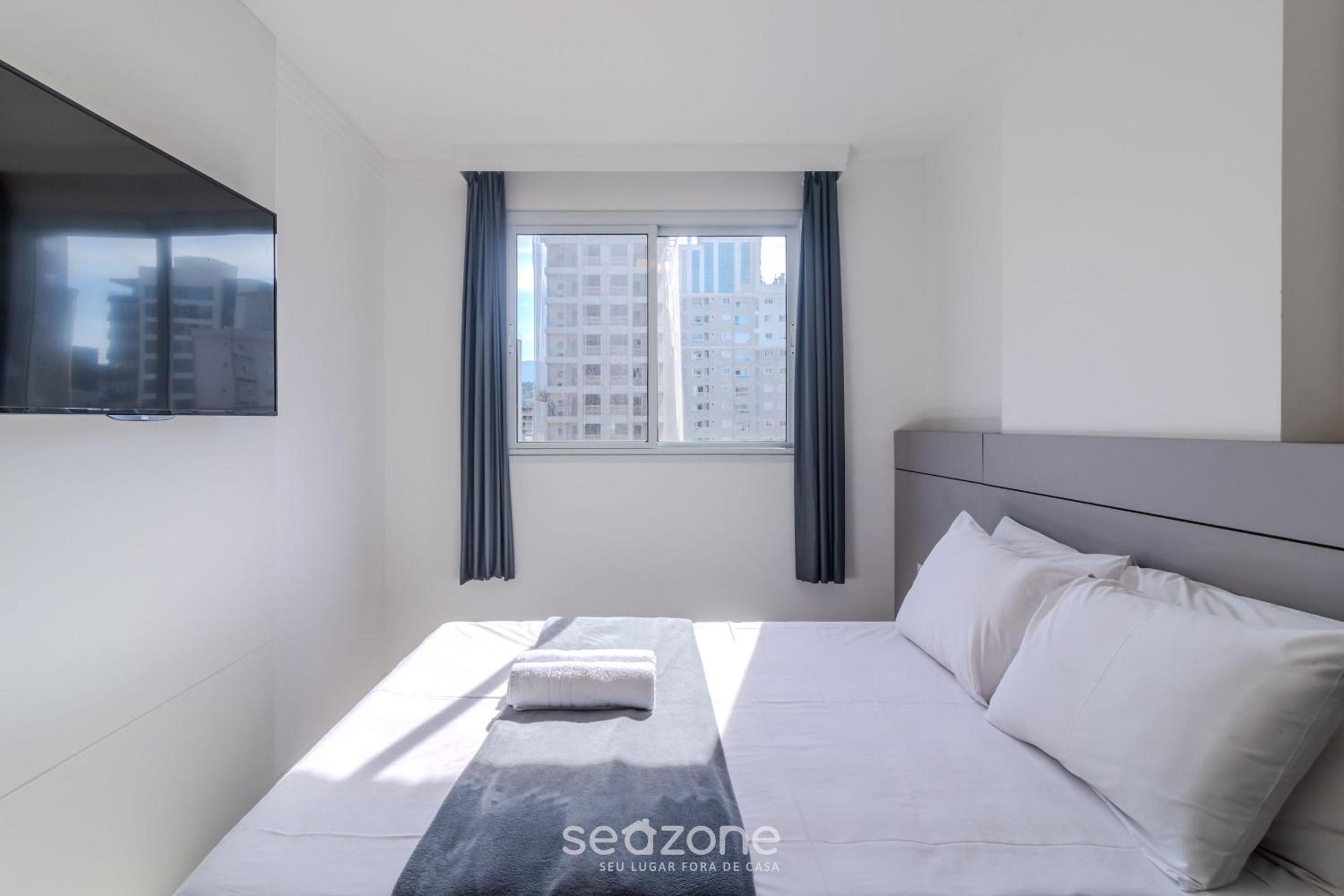 Modern and fully equipped apartments just minutes from the sea at Meia Praia - GRI