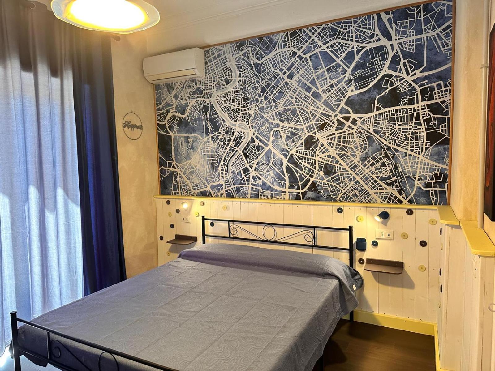 The Attic Penthouse Rome Cozy & Comfy Close to Trastevere & Center With WIFI