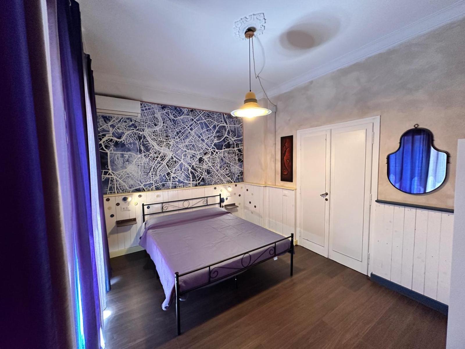 The Attic Penthouse Rome Cozy & Comfy Close to Trastevere & Center With WIFI