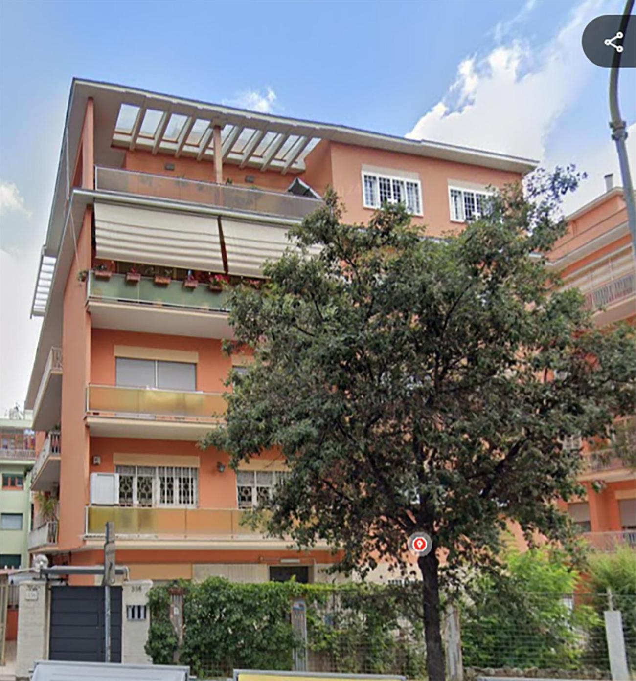 The Attic Penthouse Rome Cozy & Comfy Close to Trastevere & Center With WIFI