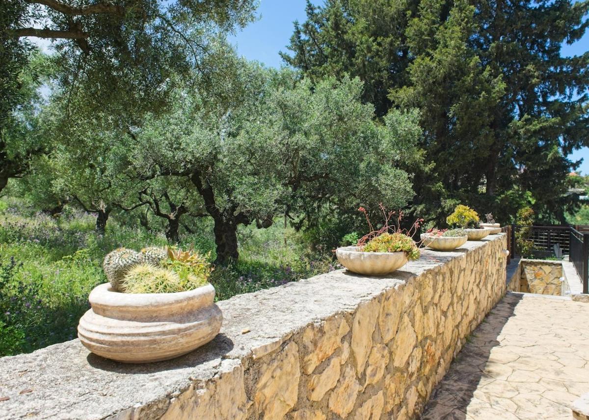 Villa Petalouda - Traditional Villa with Private Pool