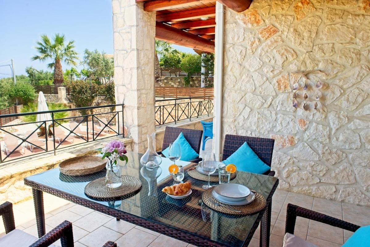 Villa Petalouda - Traditional Villa with Private Pool