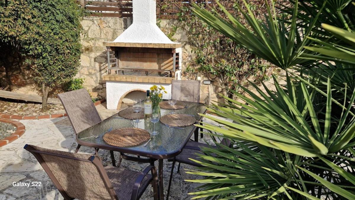 Villa Petalouda - Traditional Villa with Private Pool