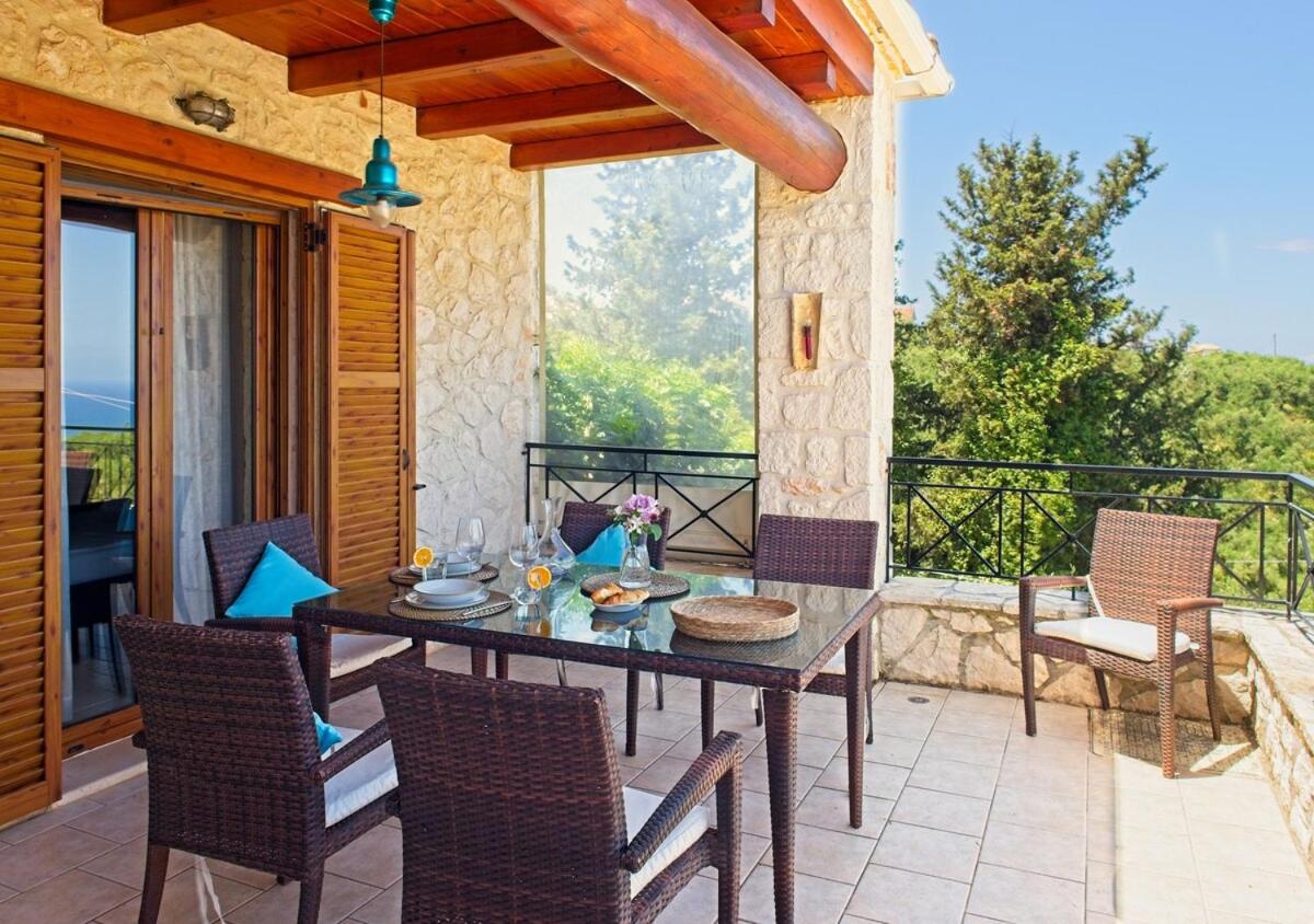 Villa Petalouda - Traditional Villa with Private Pool