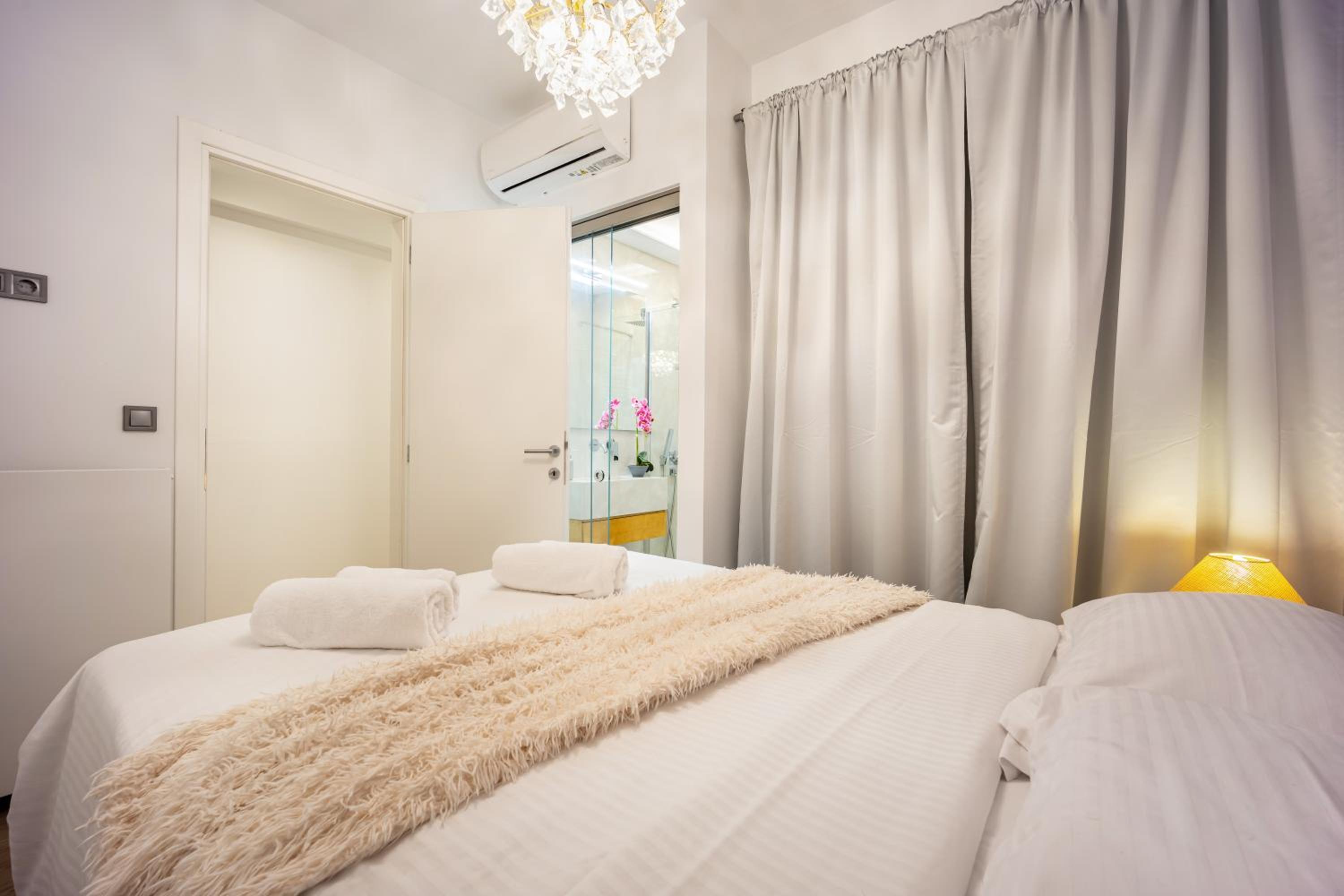 Luxury 3-bedroom Apartment Athens Nea Smirni