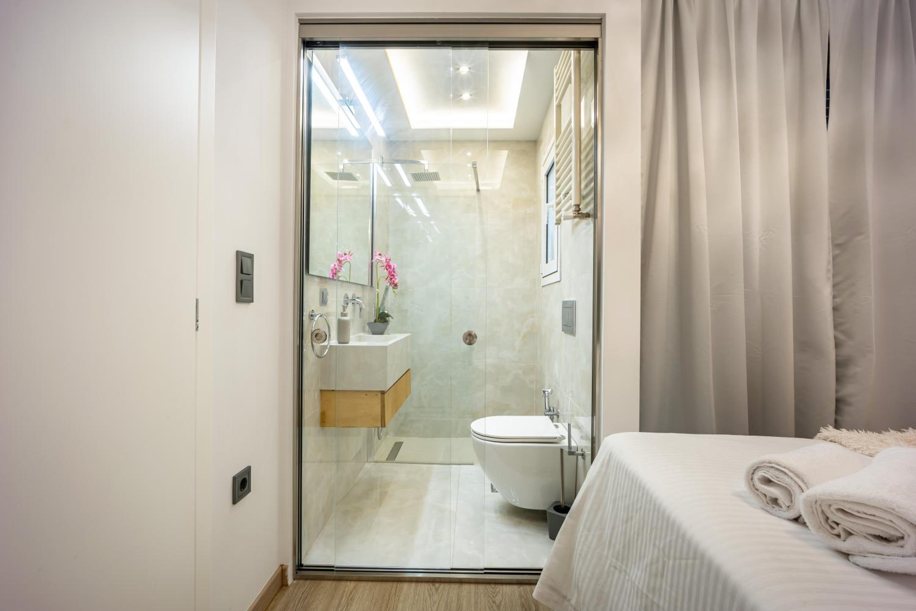 Luxury 3-bedroom Apartment Athens Nea Smirni