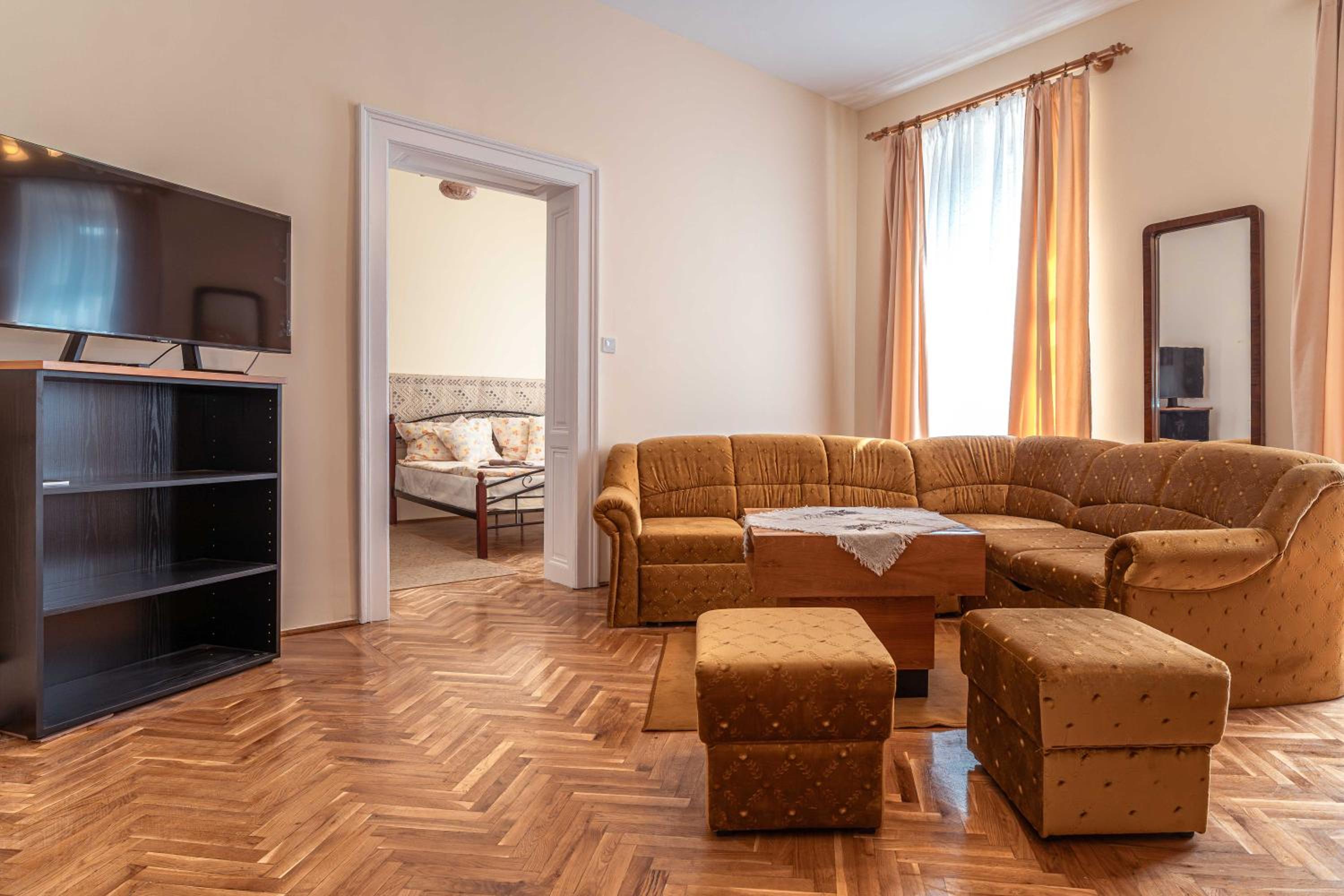City apartman with piano