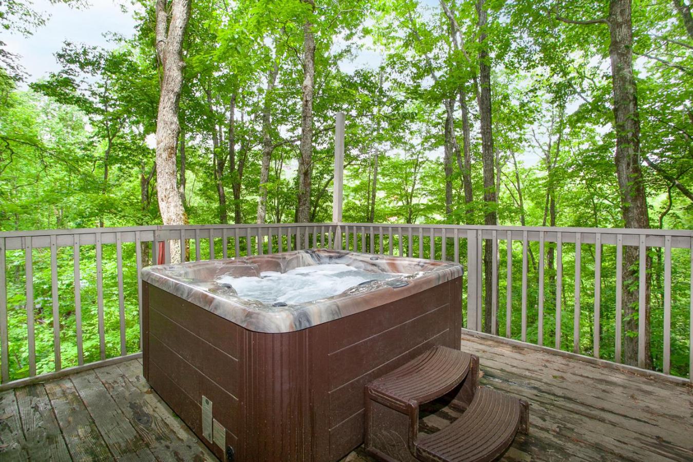 Smoky Horizon Getaway with Hot Tub Game Room