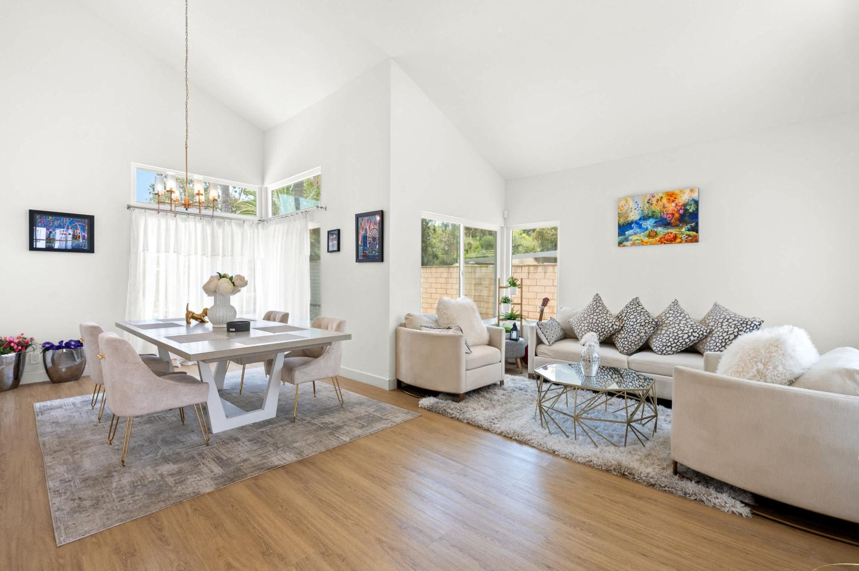 Luxe Spacious Home Near Parks Fully Equipped