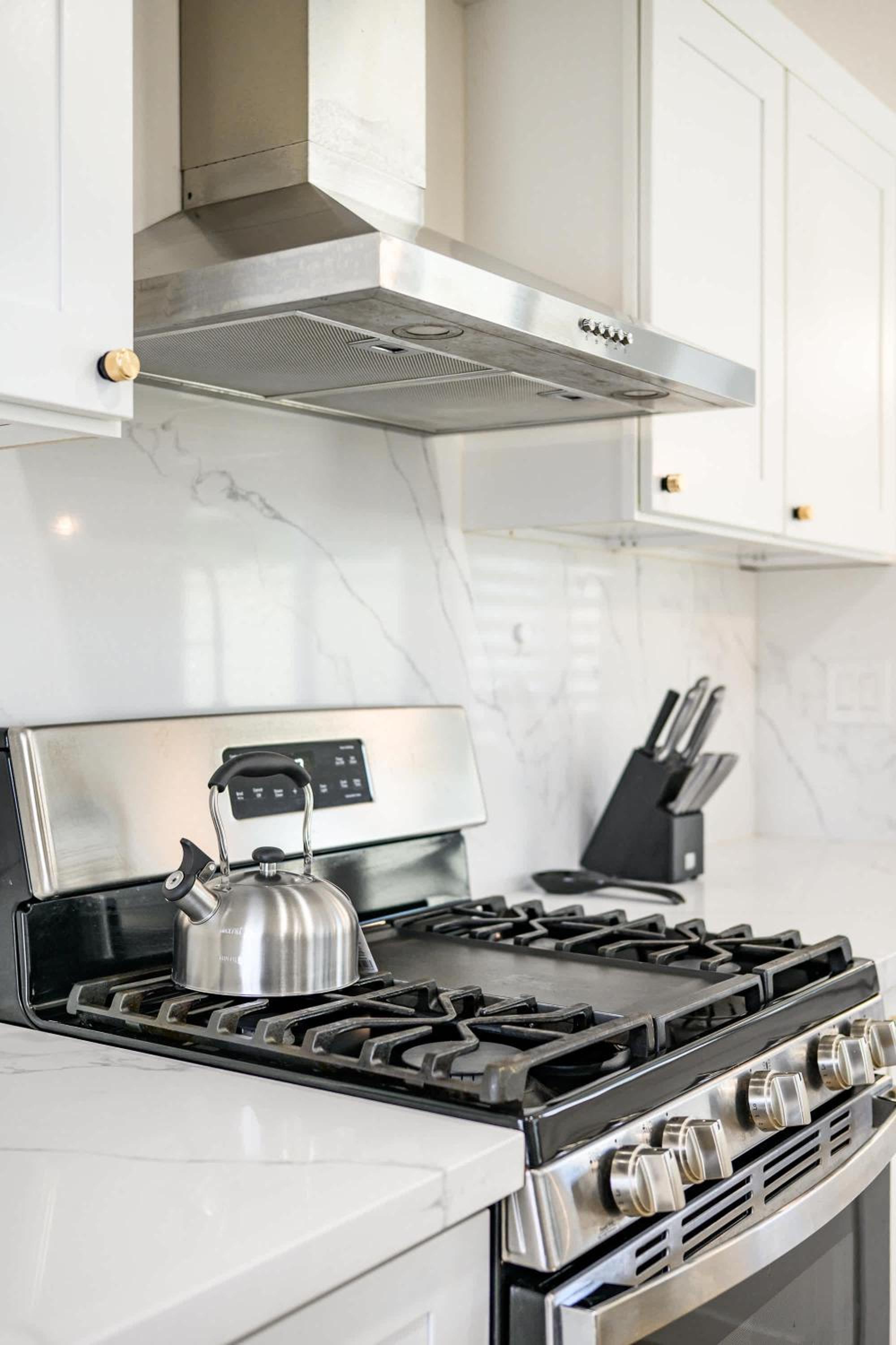 Luxe Spacious Home Near Parks Fully Equipped