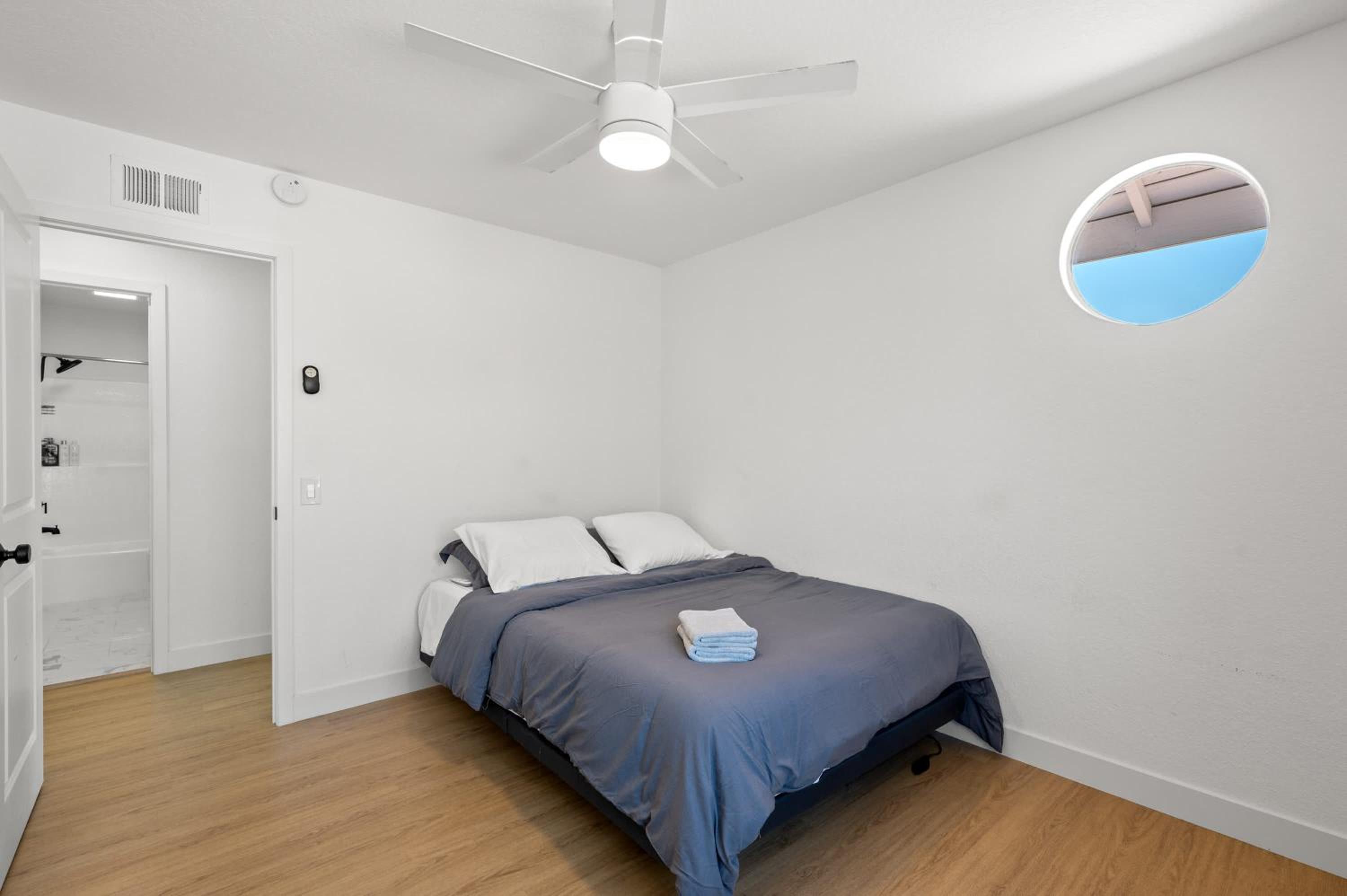 Luxe Spacious Home Near Parks Fully Equipped