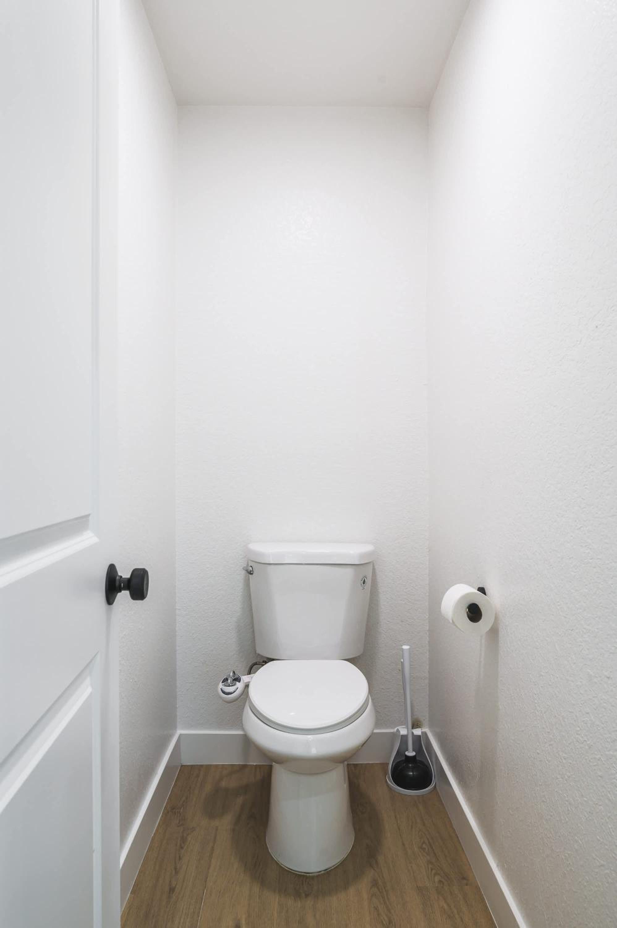 Luxe Spacious Home Near Parks Fully Equipped