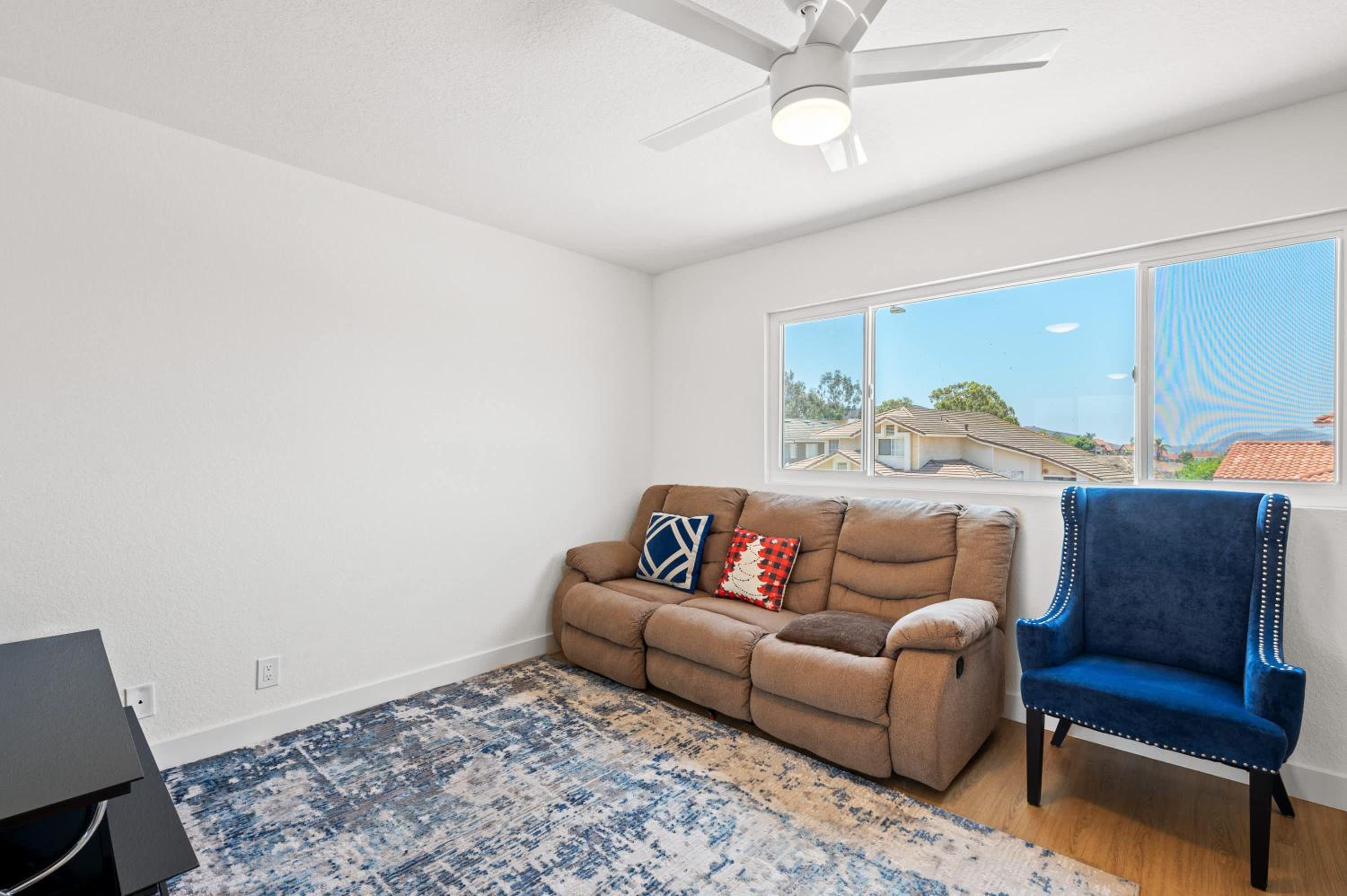 Luxe Spacious Home Near Parks Fully Equipped
