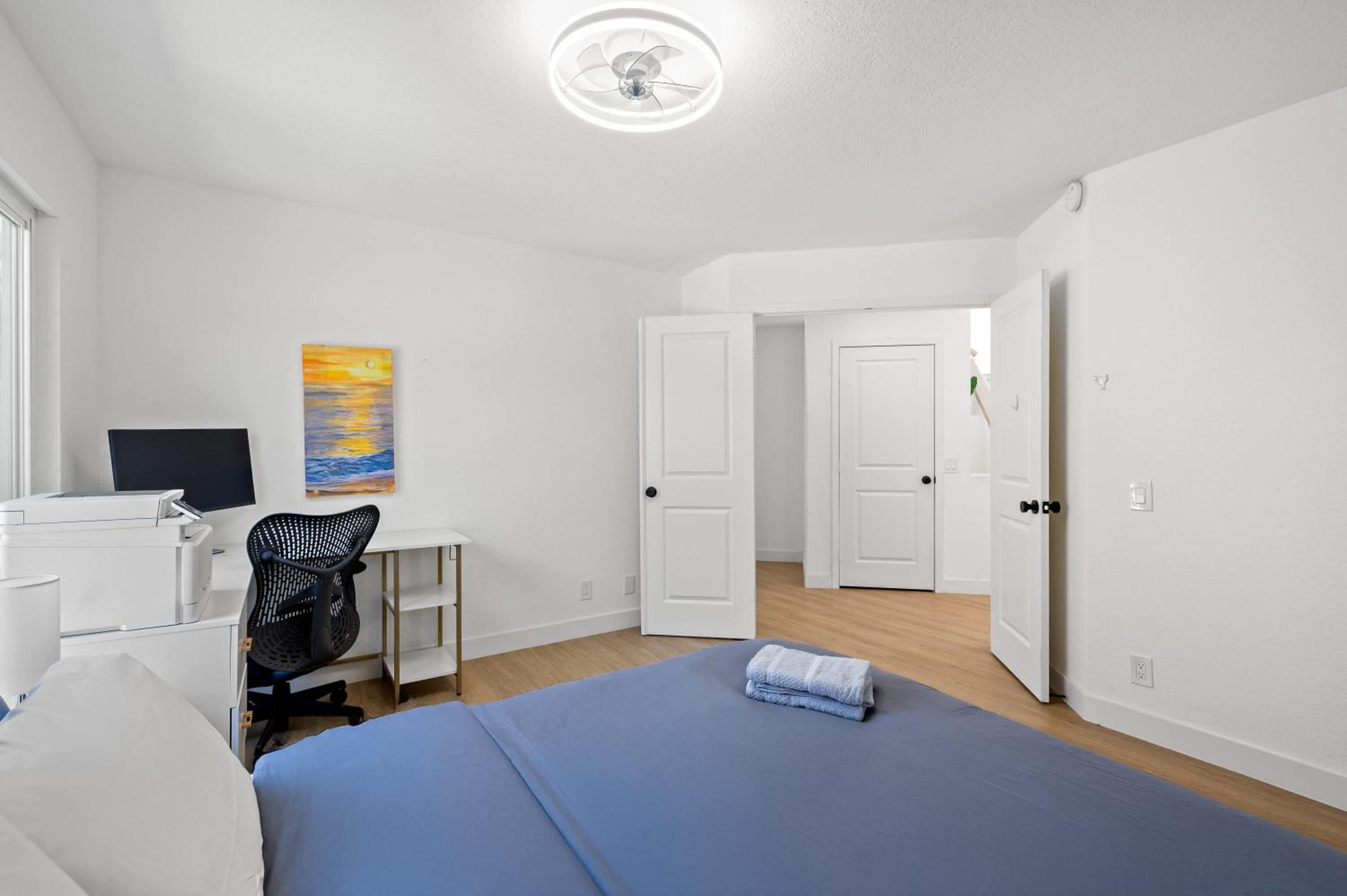 Luxe Spacious Home Near Parks Fully Equipped