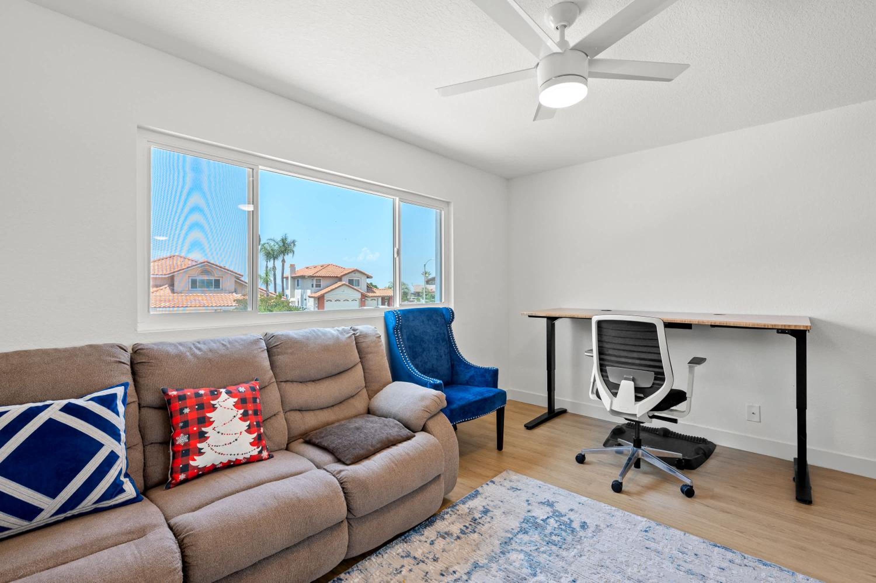 Luxe Spacious Home Near Parks Fully Equipped