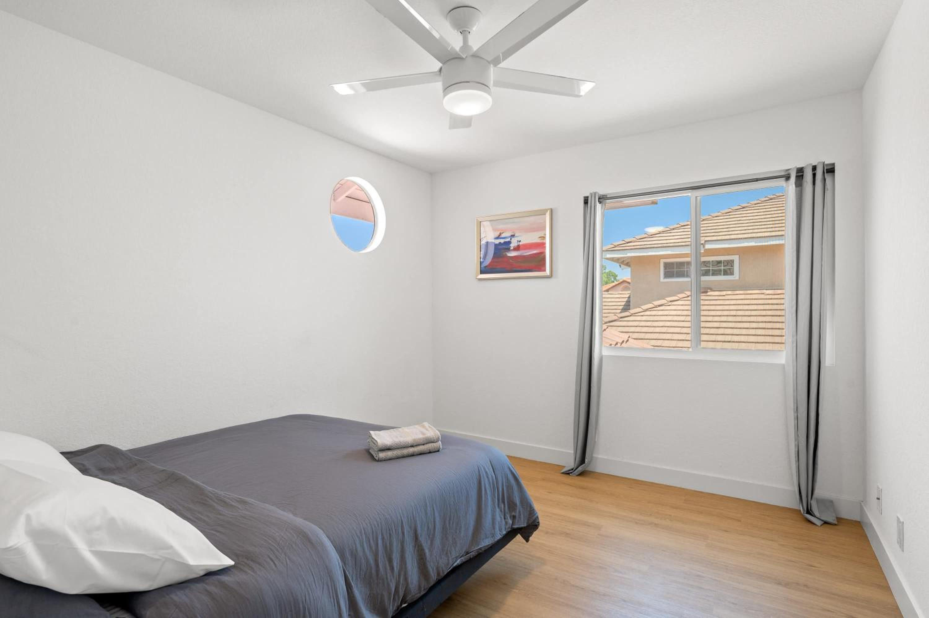 Luxe Spacious Home Near Parks Fully Equipped