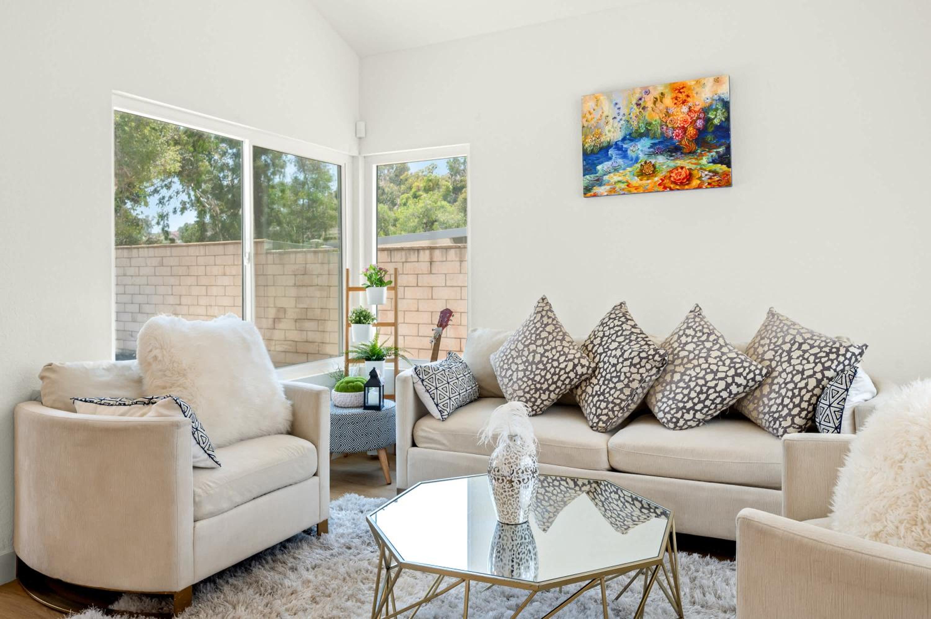 Luxe Spacious Home Near Parks Fully Equipped