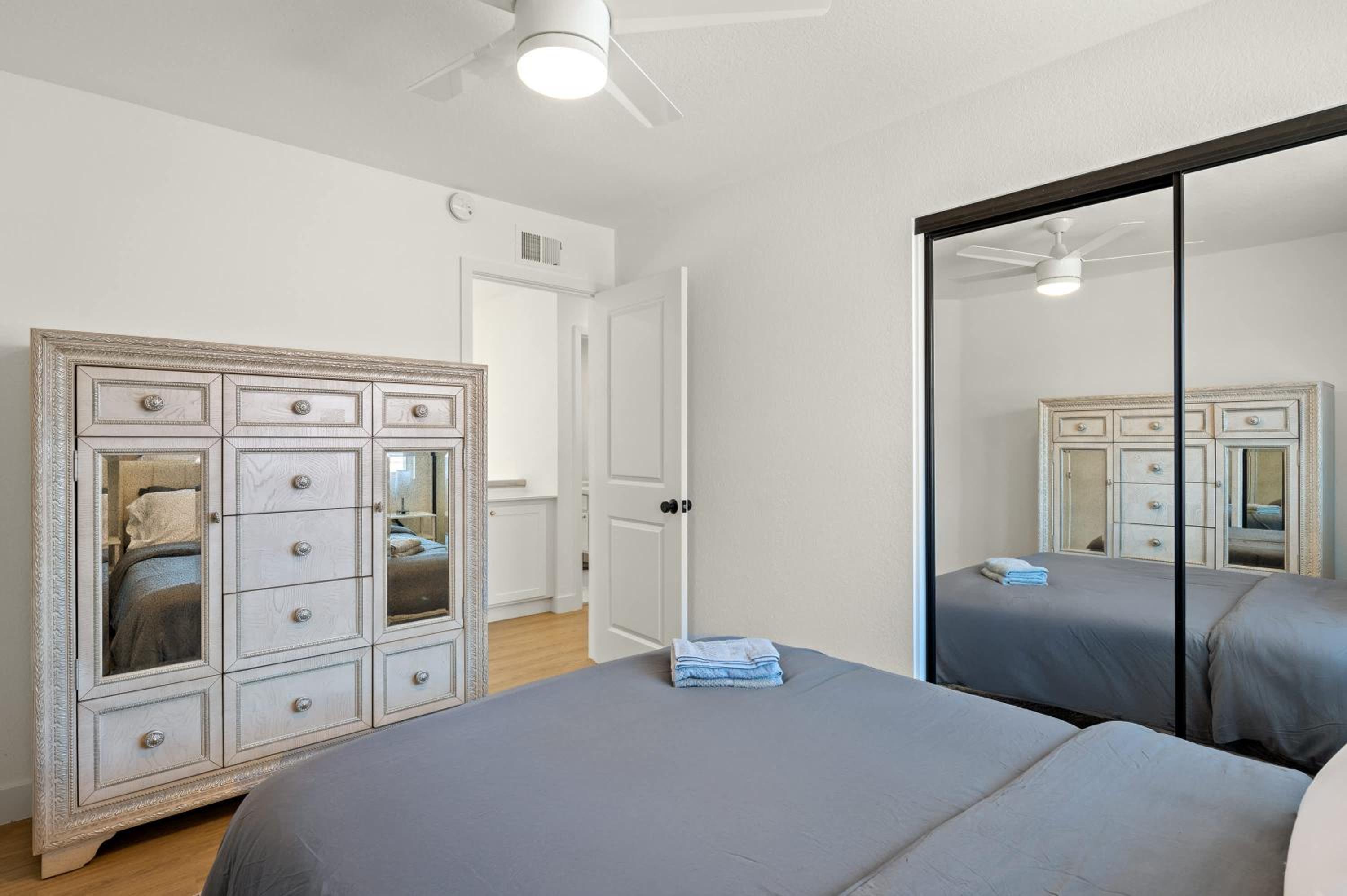 Luxe Spacious Home Near Parks Fully Equipped