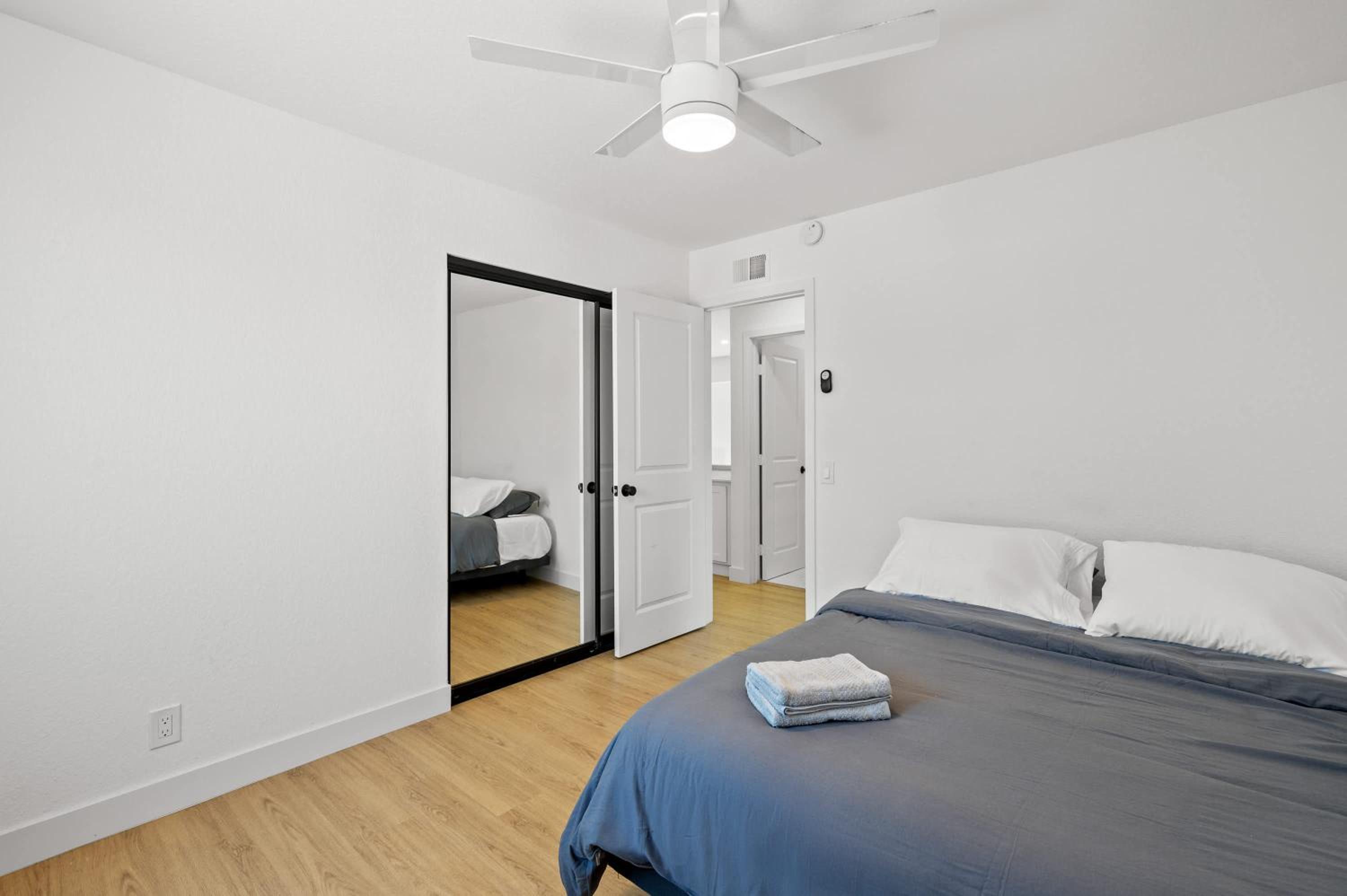 Luxe Spacious Home Near Parks Fully Equipped