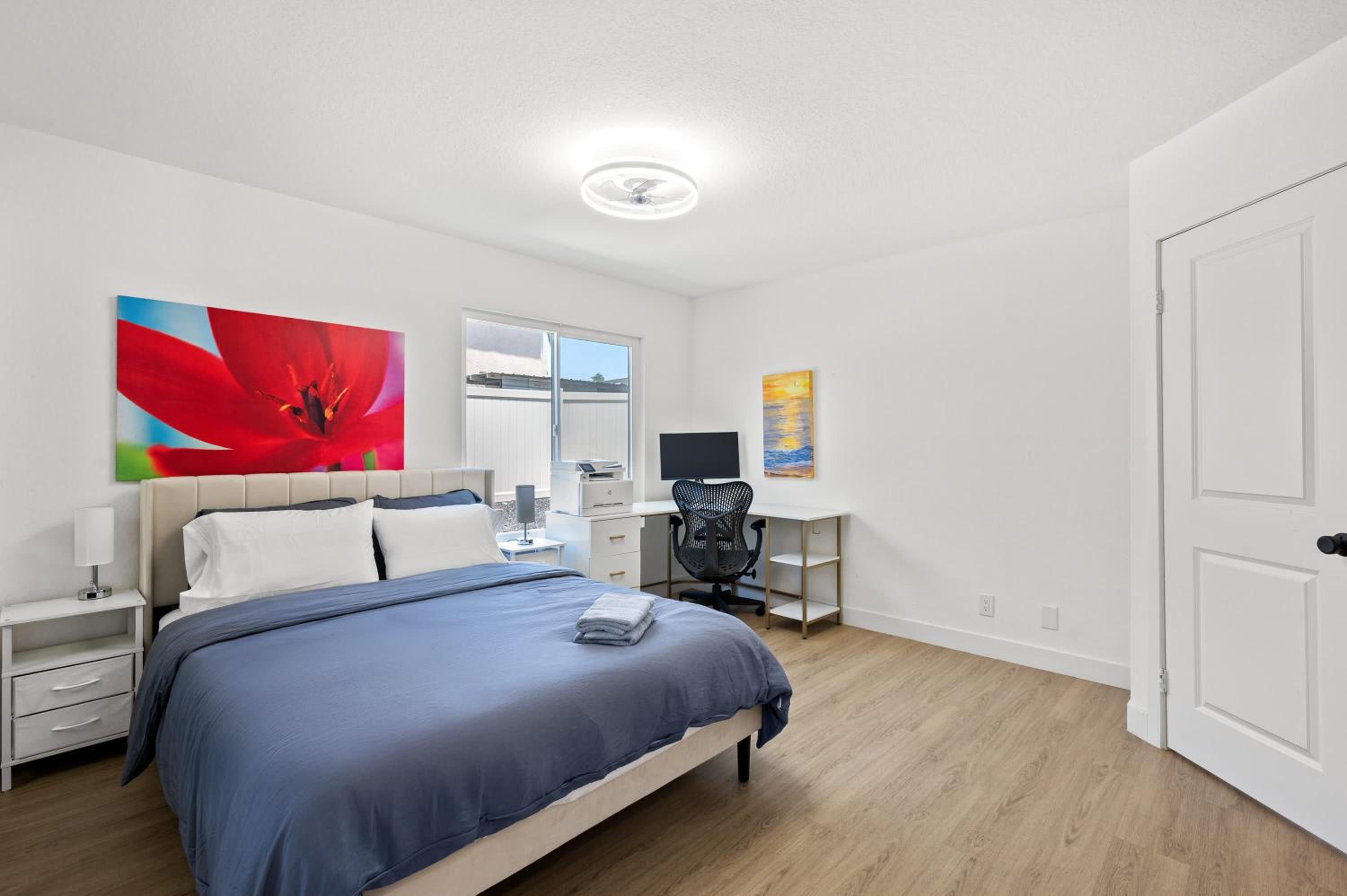 Luxe Spacious Home Near Parks Fully Equipped
