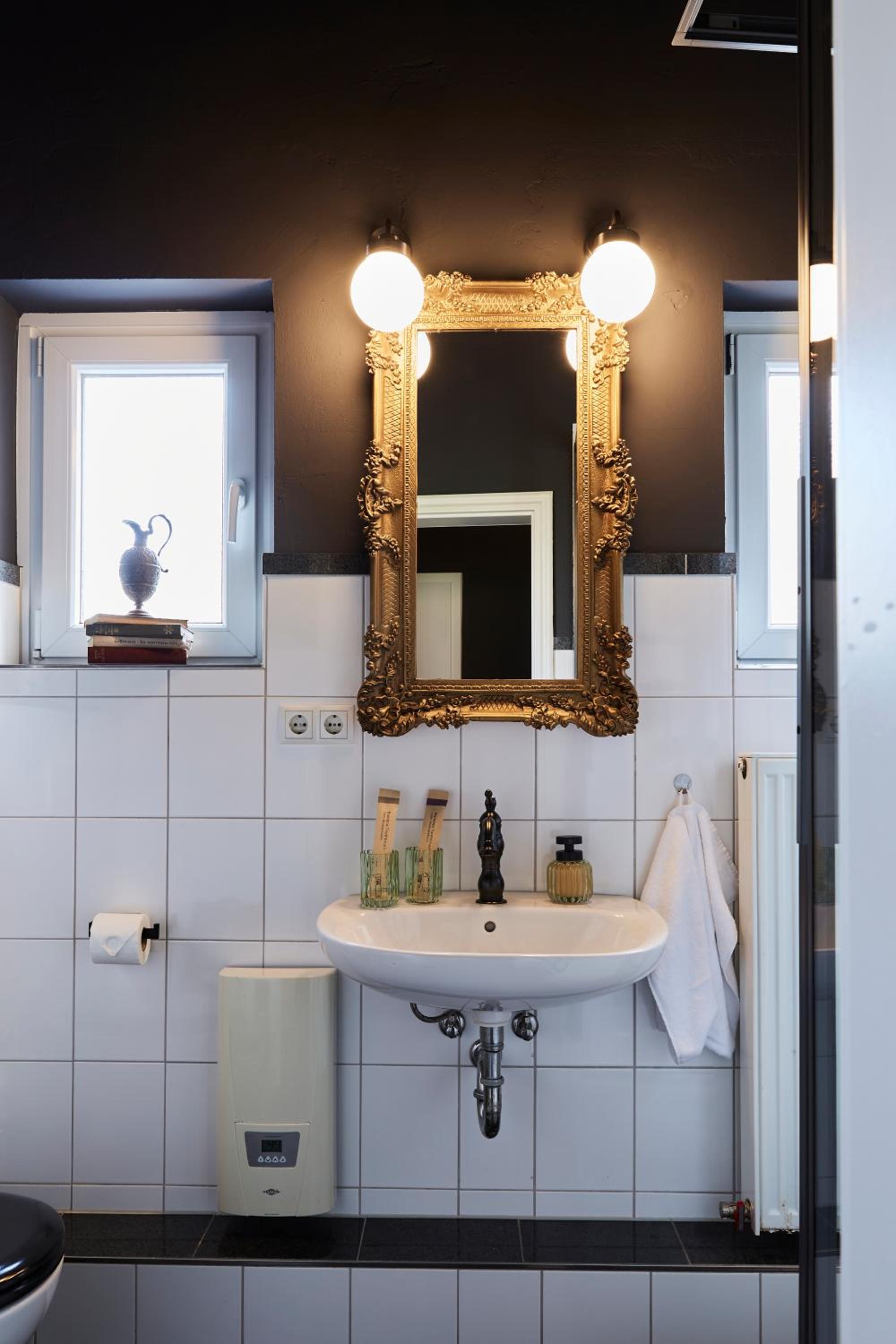 Little Wizard Apartment Hamburg - bis 4 Personen - 44 qm - Küche - Waschtrockner - Smart TV - kostenloser Parkplatz