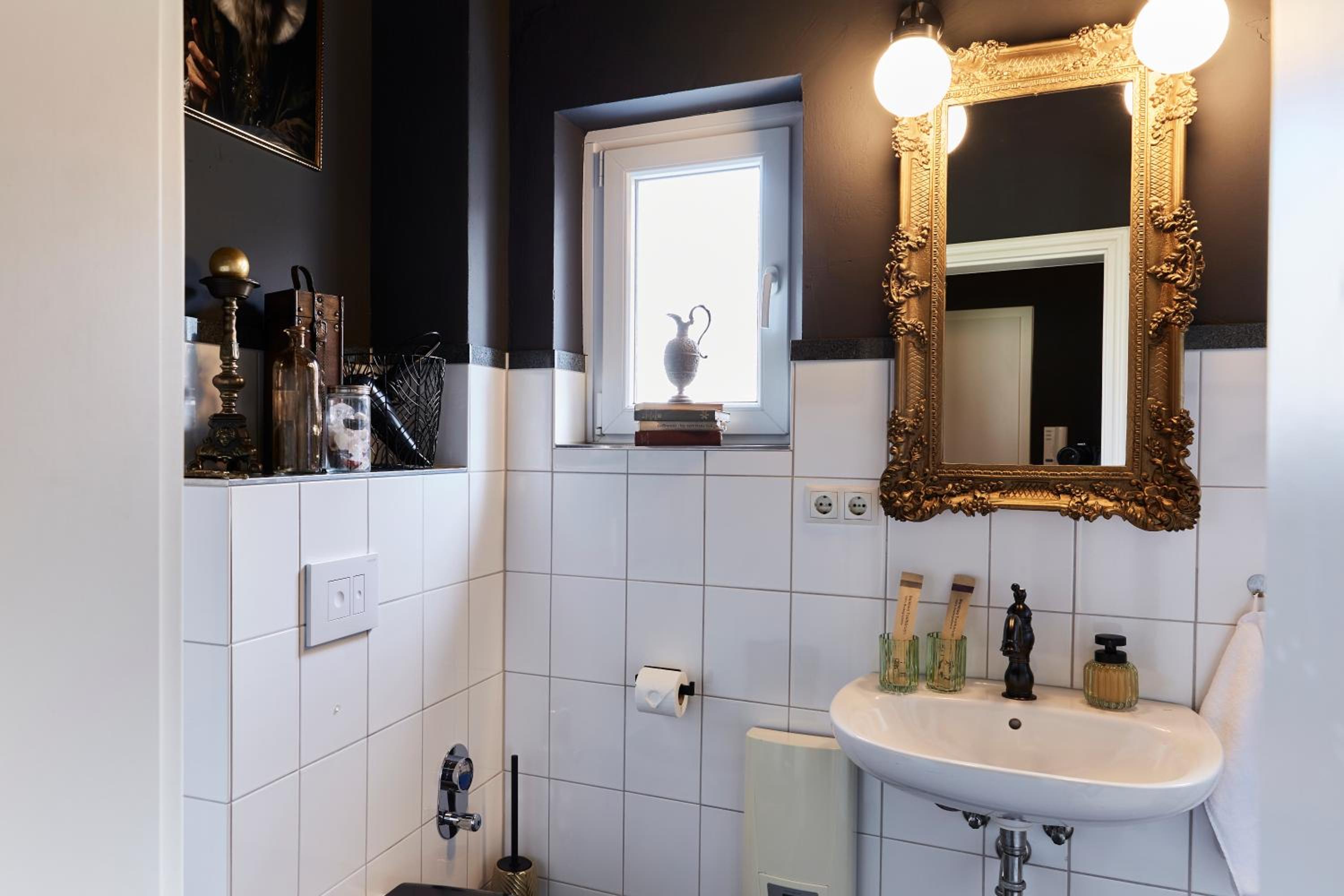 Little Wizard Apartment Hamburg - bis 4 Personen - 44 qm - Küche - Waschtrockner - Smart TV - kostenloser Parkplatz