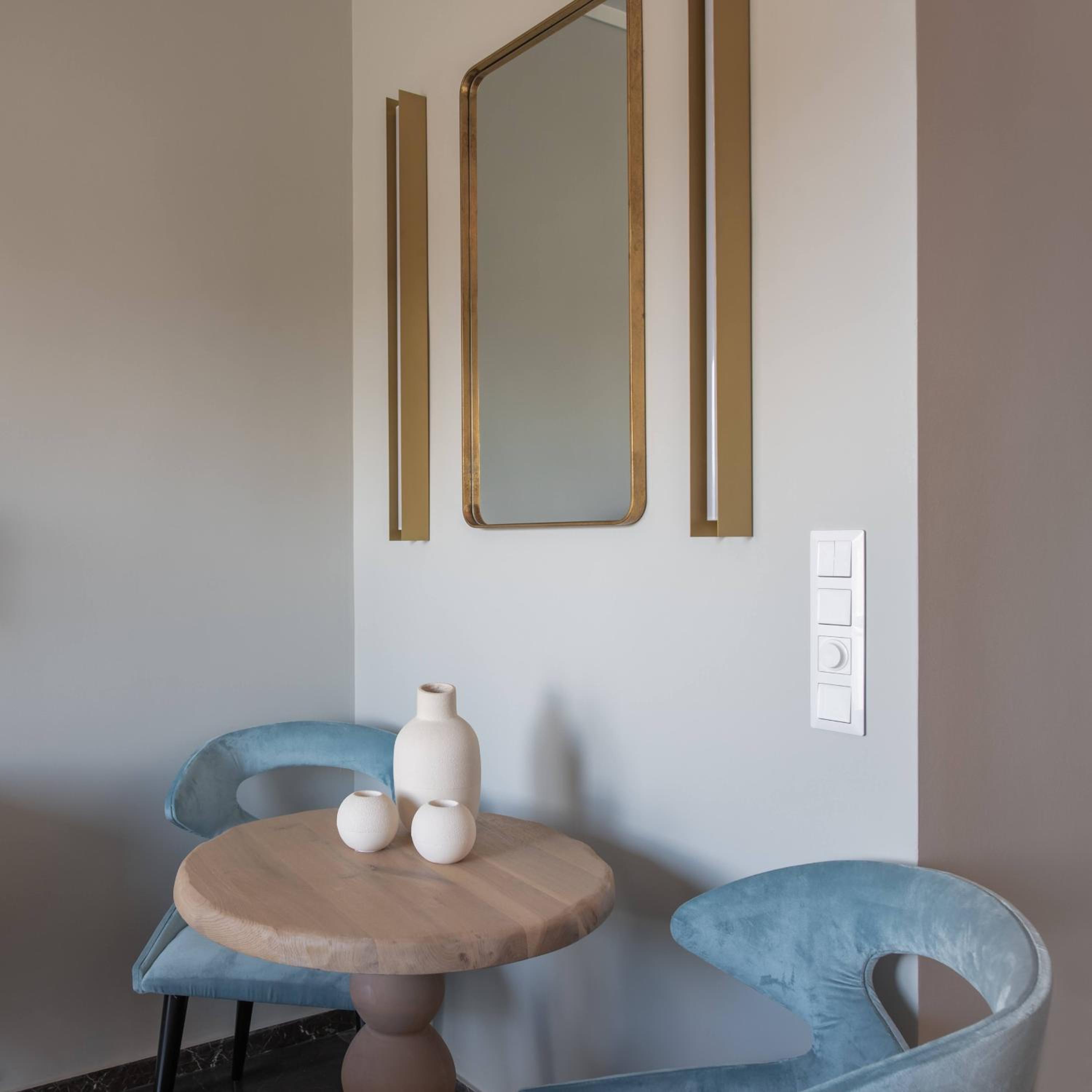 Chic Urban Suite - Parthenon Viewpoint