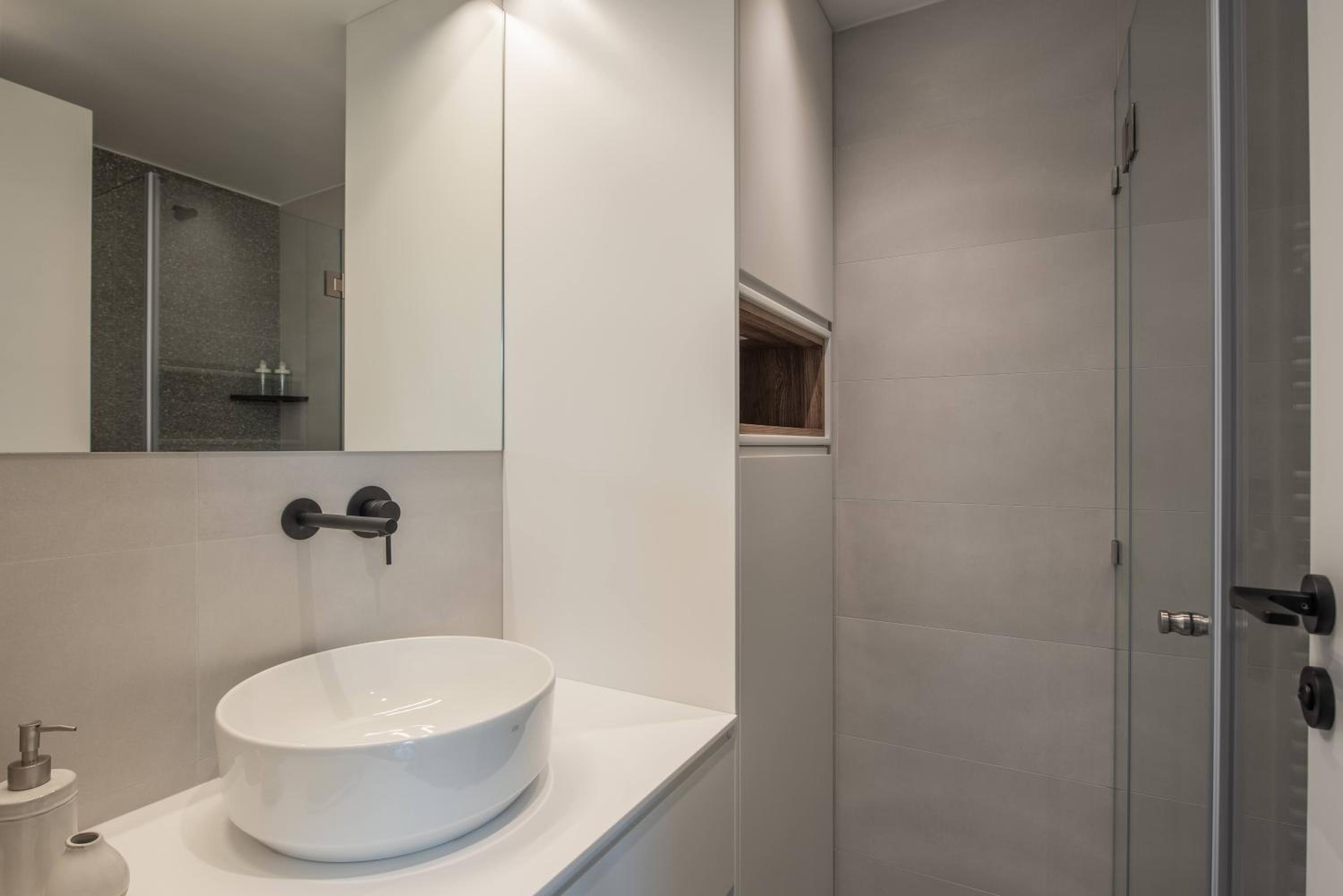 Chic Urban Suite - Parthenon Viewpoint