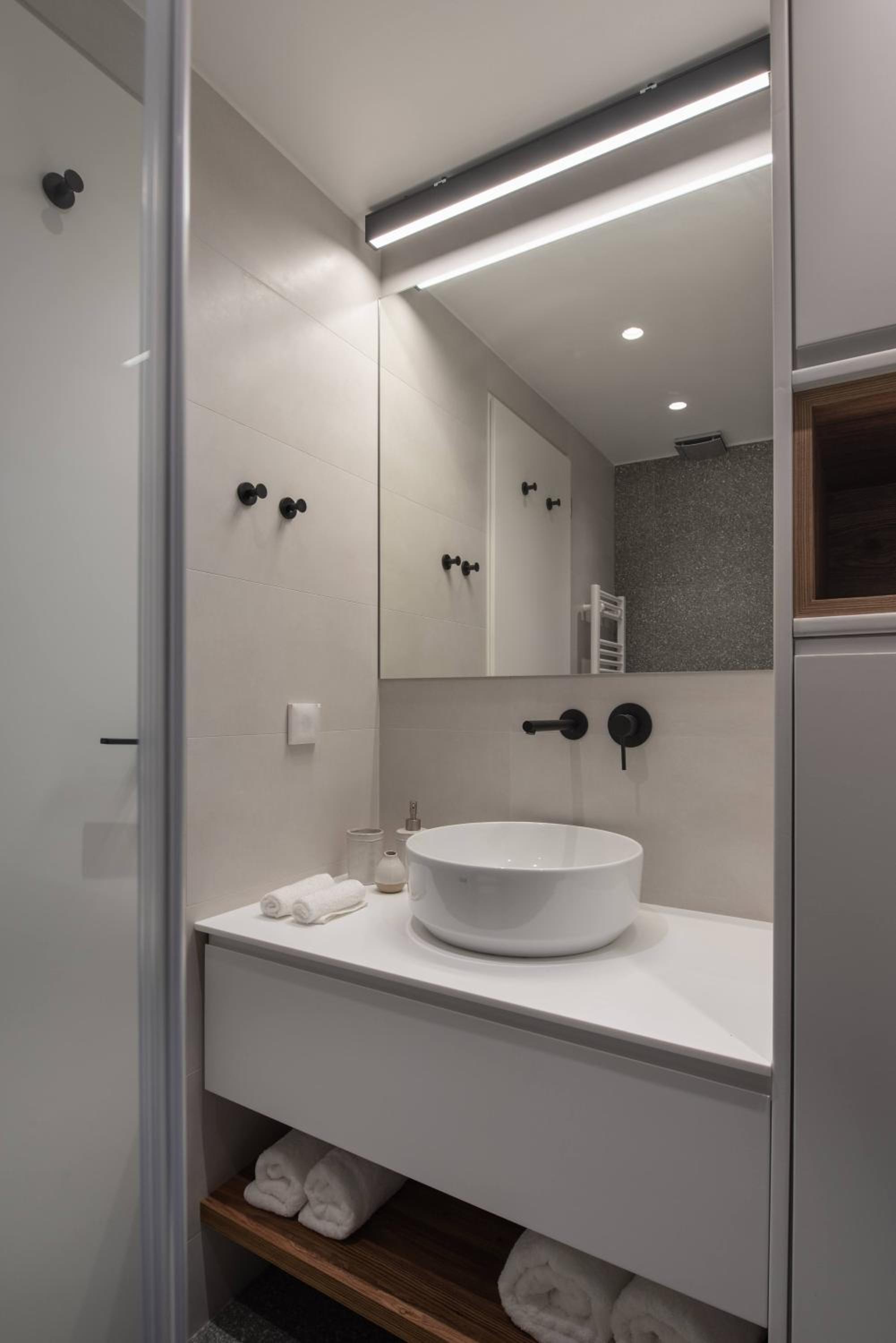 Chic Urban Suite - Parthenon Viewpoint