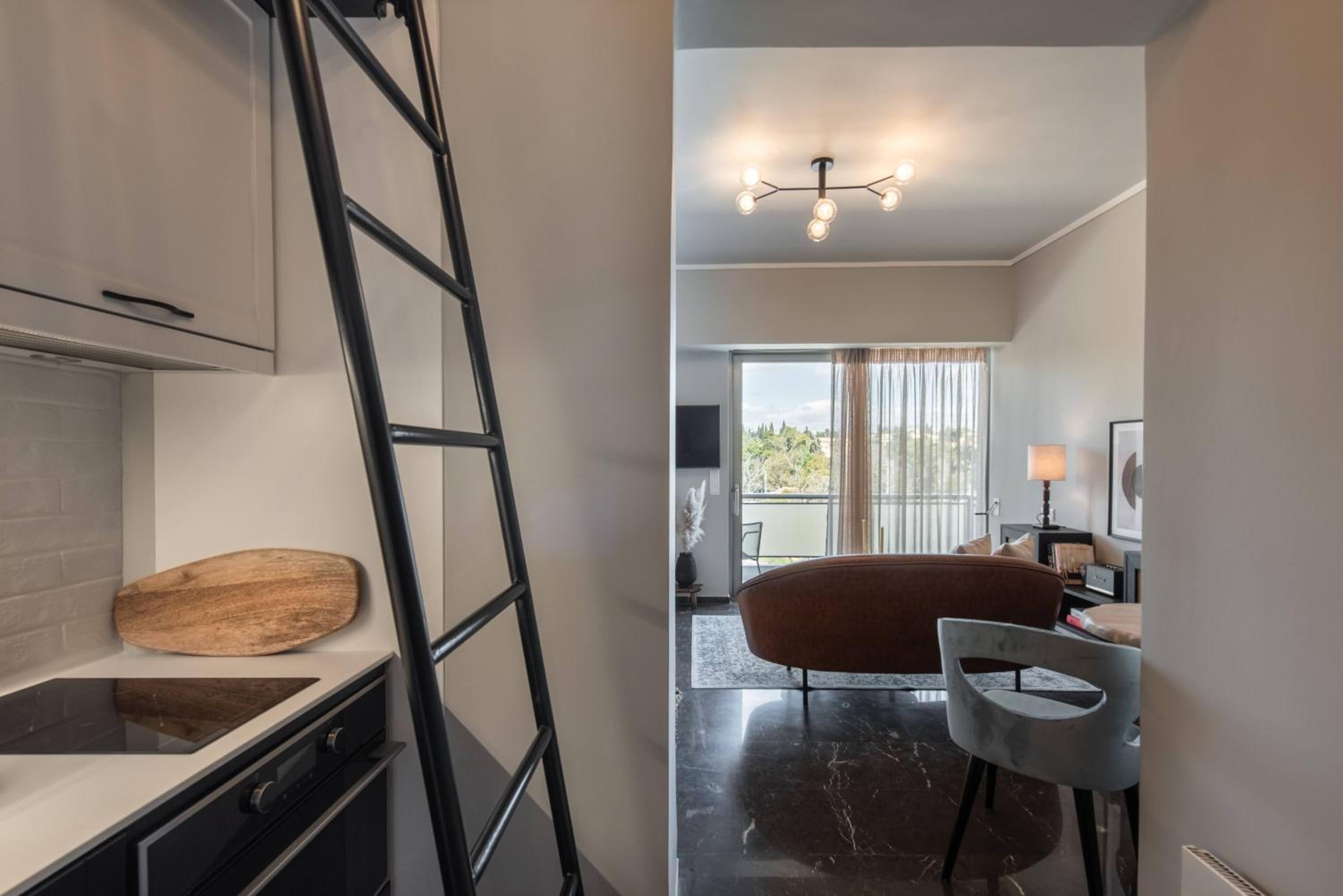 Chic Urban Suite - Parthenon Viewpoint