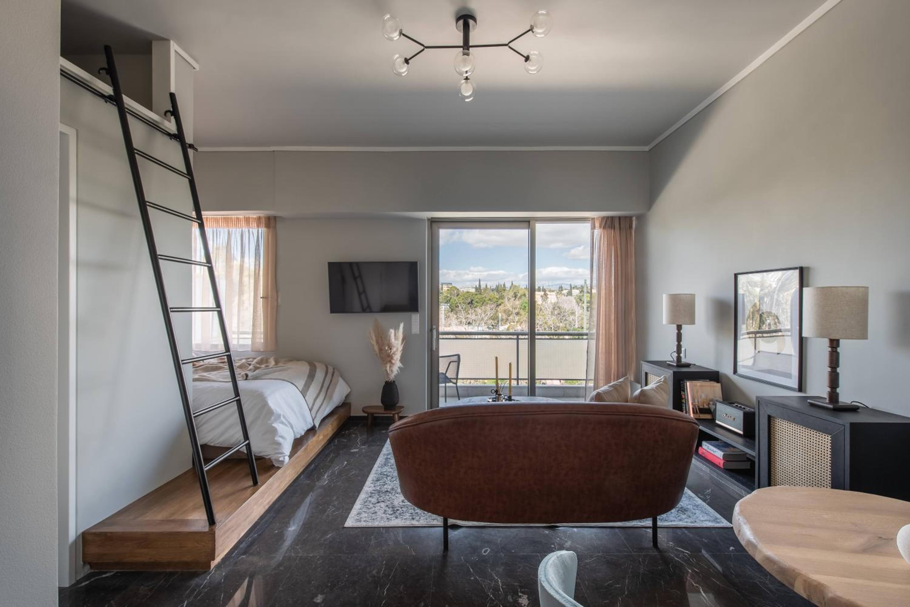 Chic Urban Suite - Parthenon Viewpoint