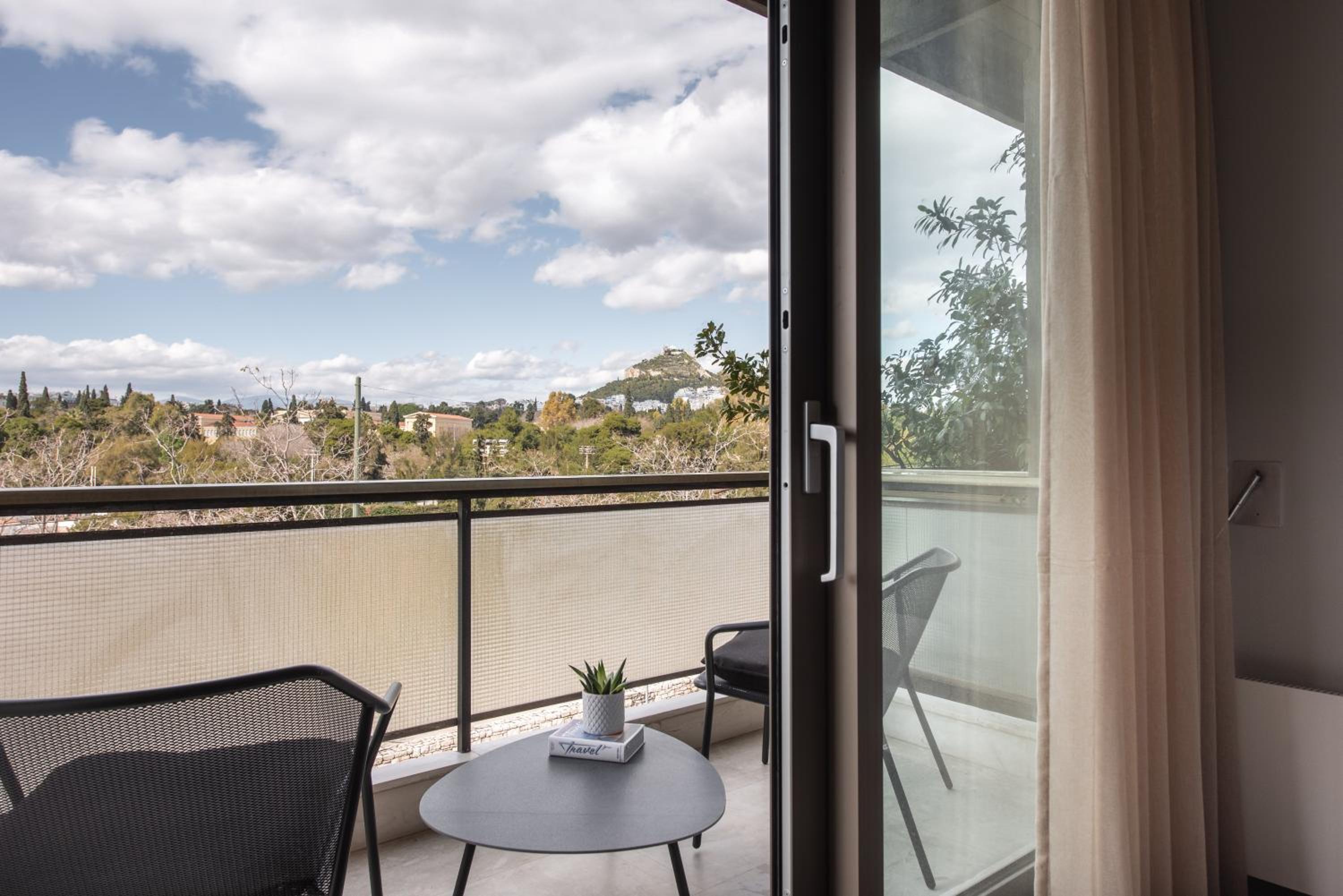 Chic Urban Suite - Parthenon Viewpoint