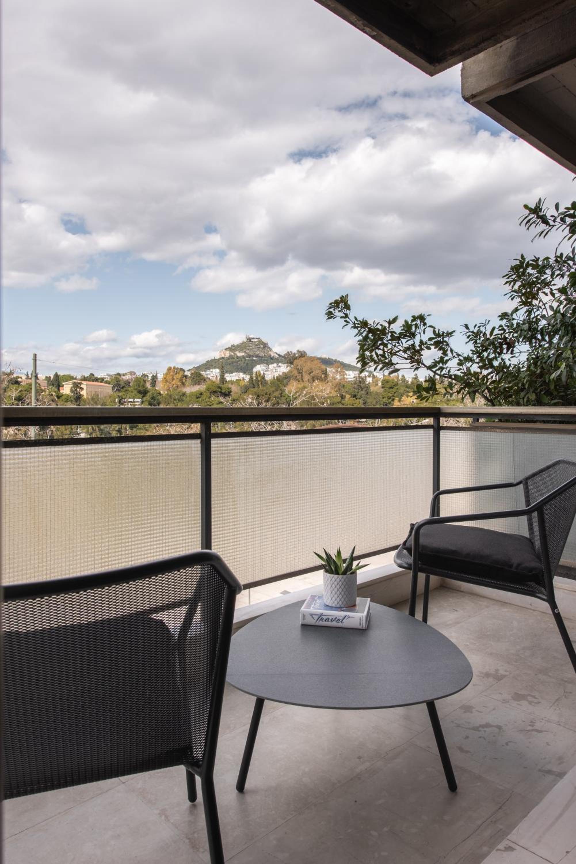 Chic Urban Suite - Parthenon Viewpoint