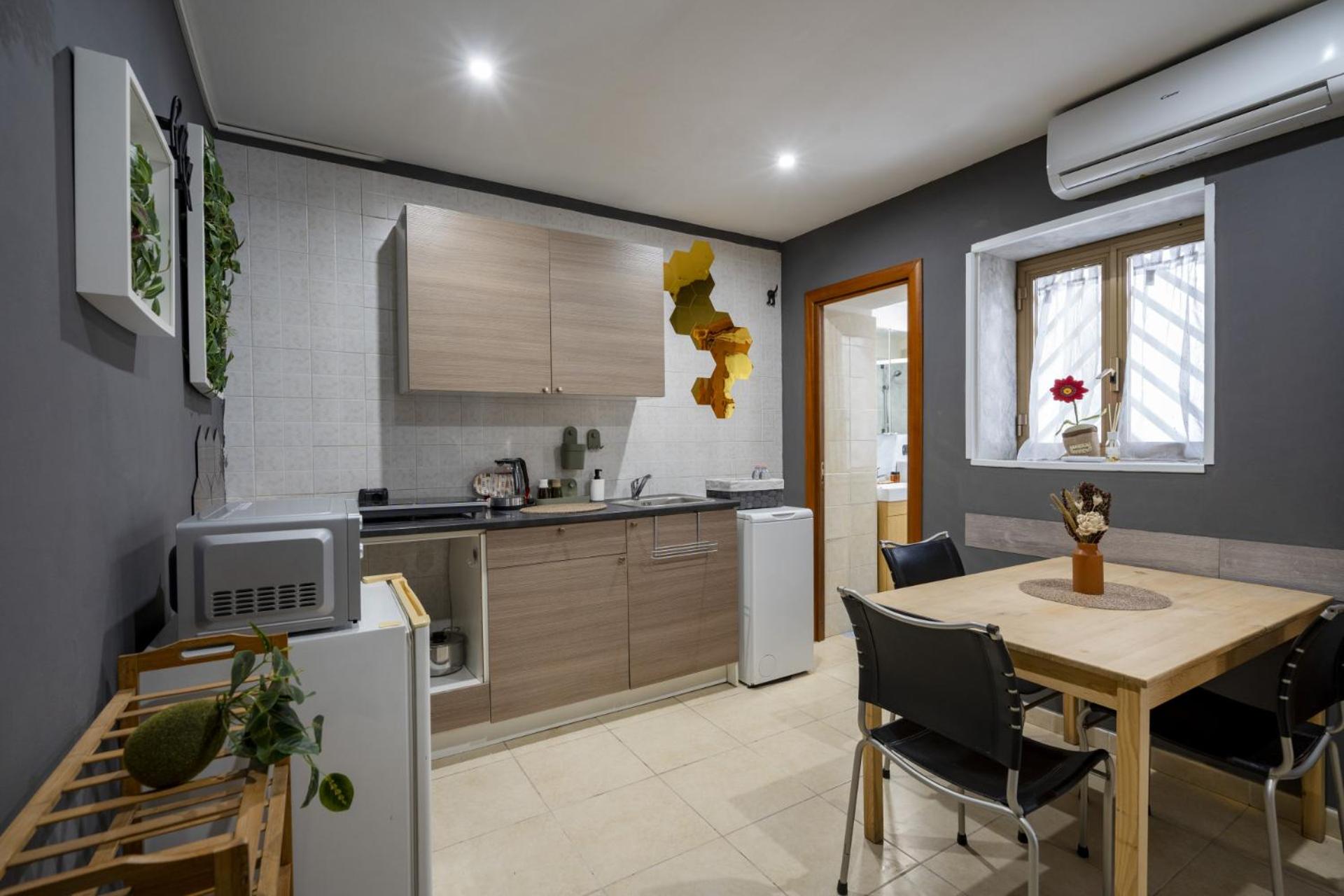 Casa Ravanas - City Center Studio