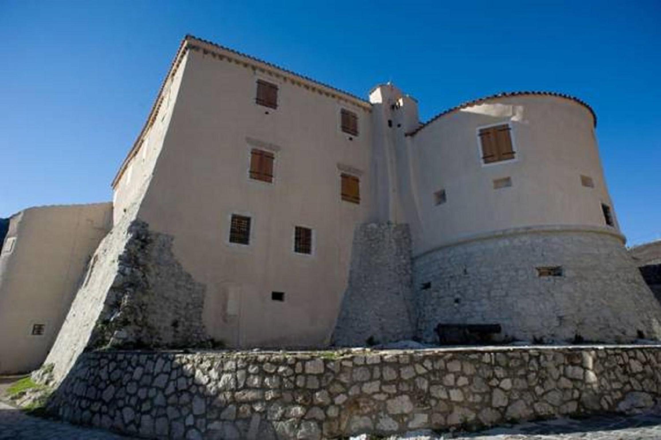 Apartman DijAna
