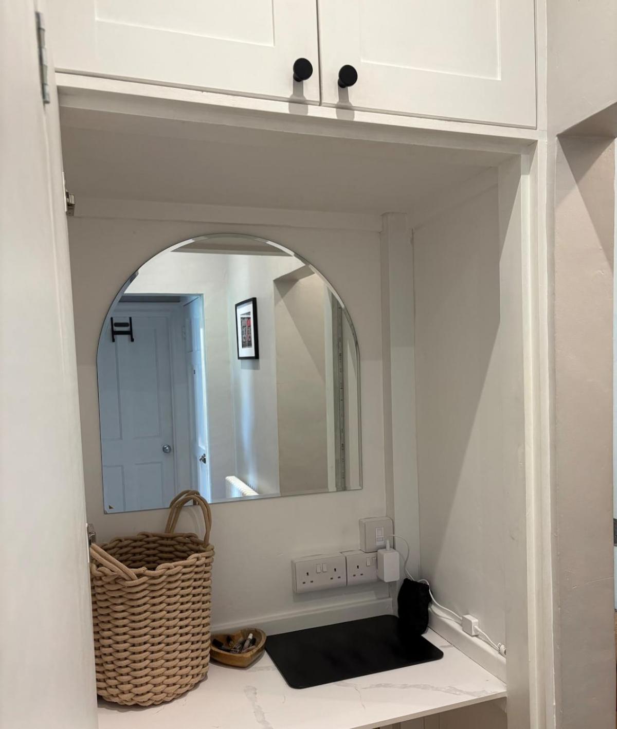 Pretty period property sleeps 4 guests with shared garden