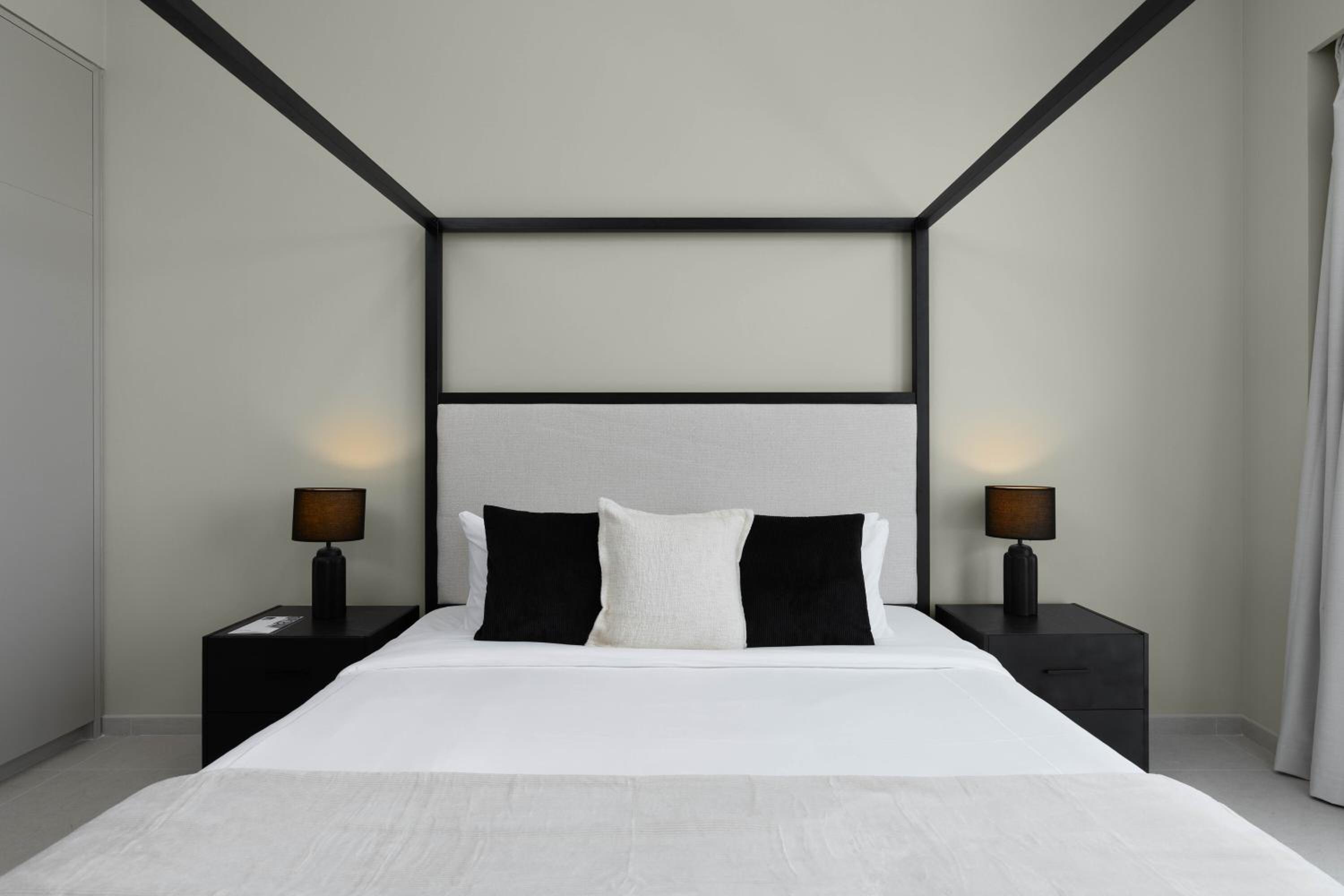 Maison Privee - Sky-High Elegance with Unrivaled Burj Khalifa Views