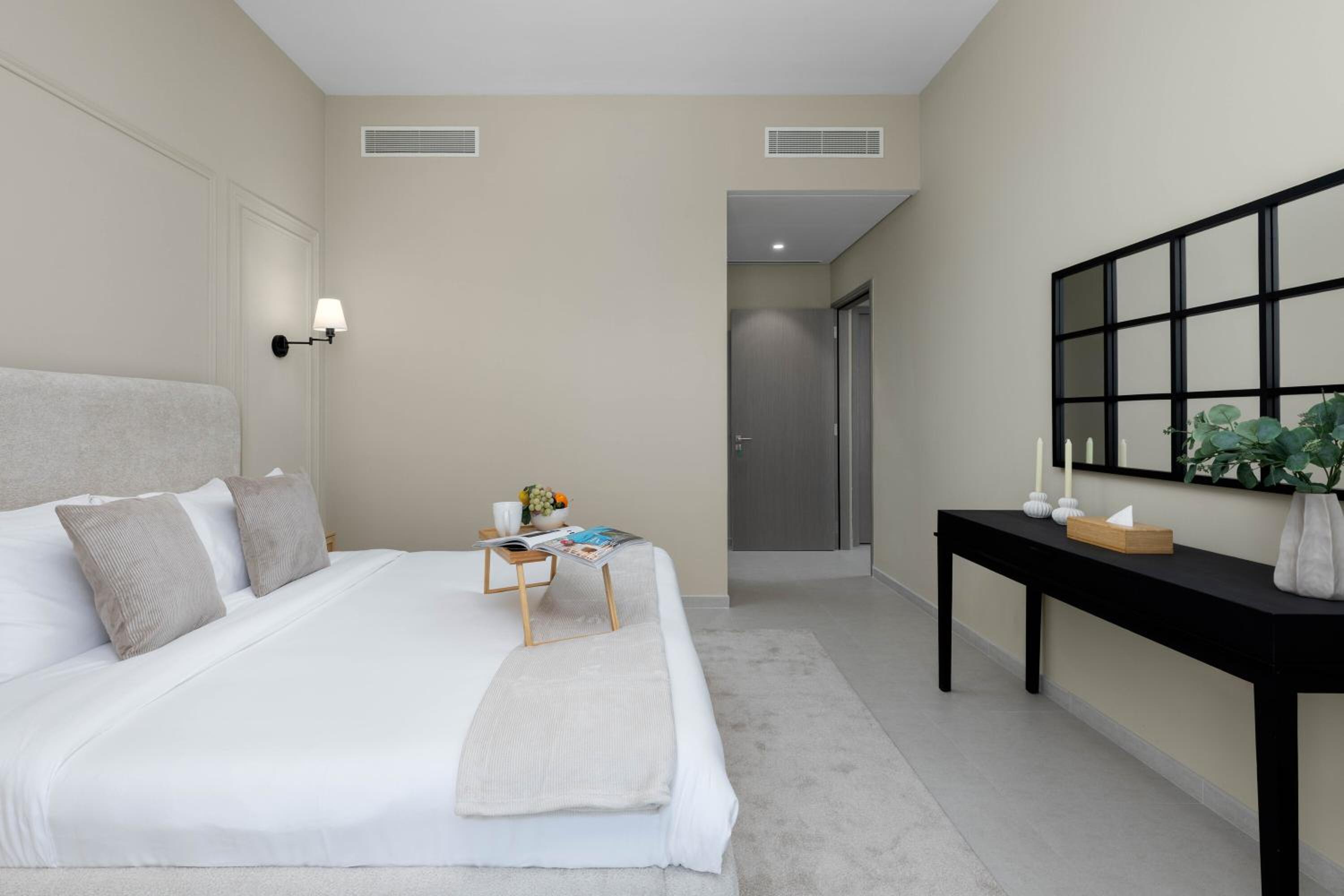 Maison Privee - Sky-High Elegance with Unrivaled Burj Khalifa Views
