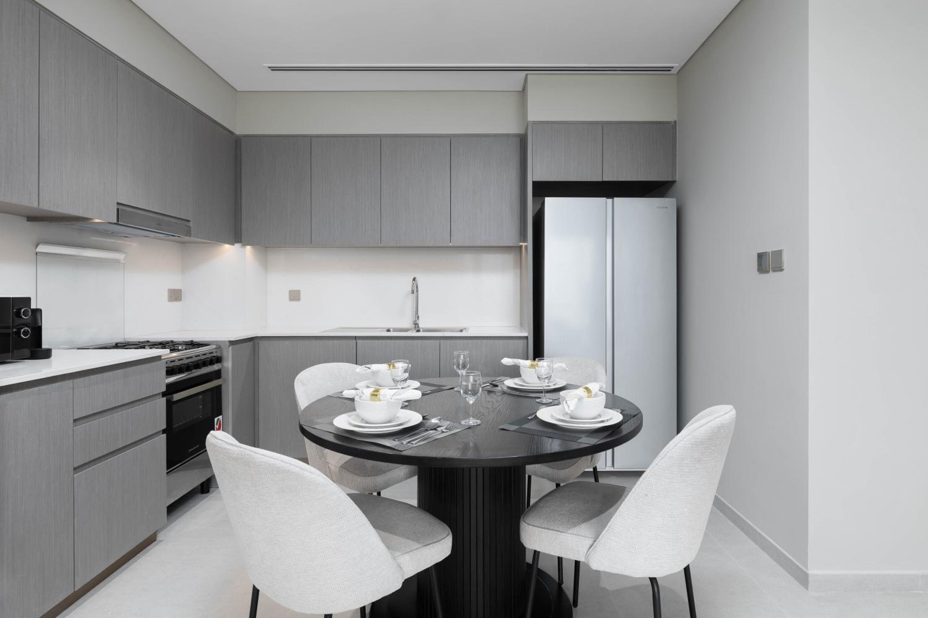 Maison Privee - Sky-High Elegance with Unrivaled Burj Khalifa Views