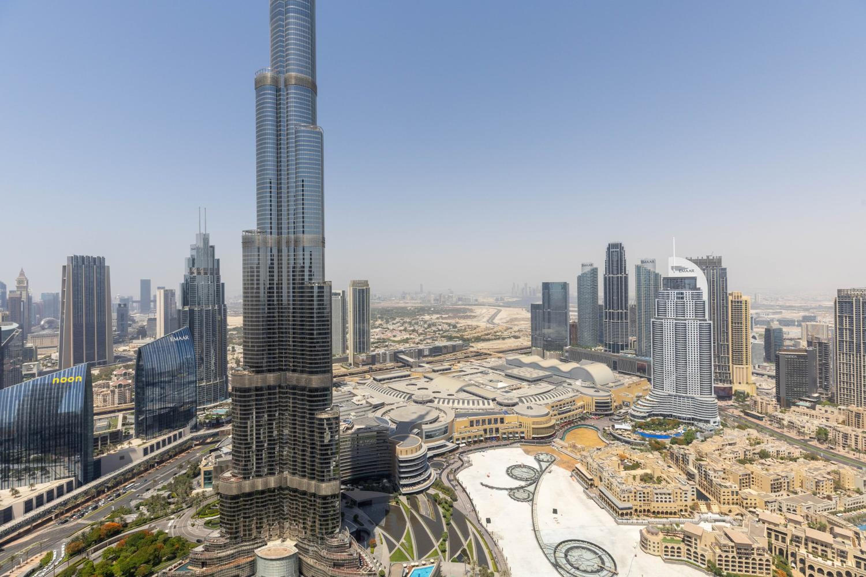 Maison Privee - Sky-High Elegance with Unrivaled Burj Khalifa Views