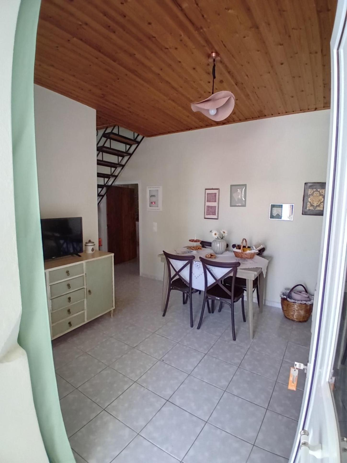 Mesorizi - Ancestral Home, Modern Stay